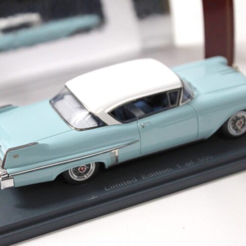1:43 American Excellence NEO Cadillac Series 62 HT Coupe blue/ white