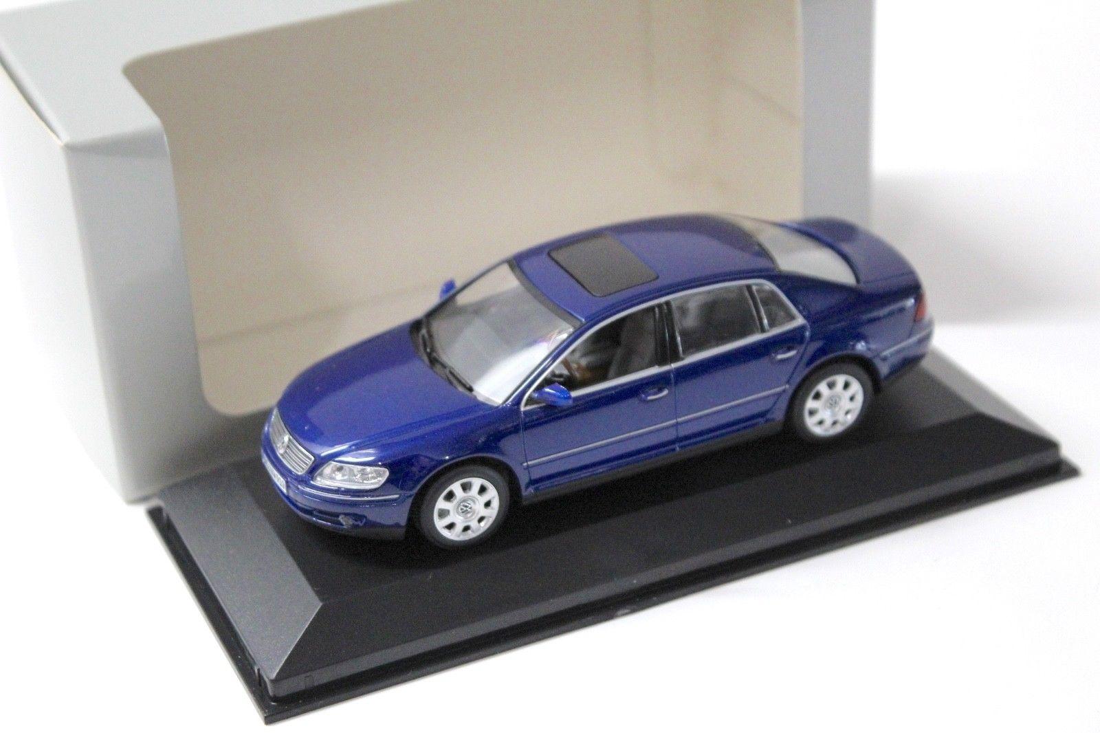 ID 50591 orig 1.jpg 1:43 Minichamps VW Phaeton Limousine blue DEALER VERSION