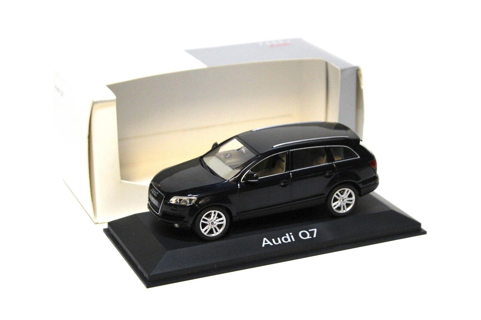 ID 51519 orig 1.jpg 1:43 Schuco Audi Q7 dark blue DEALER VERSION