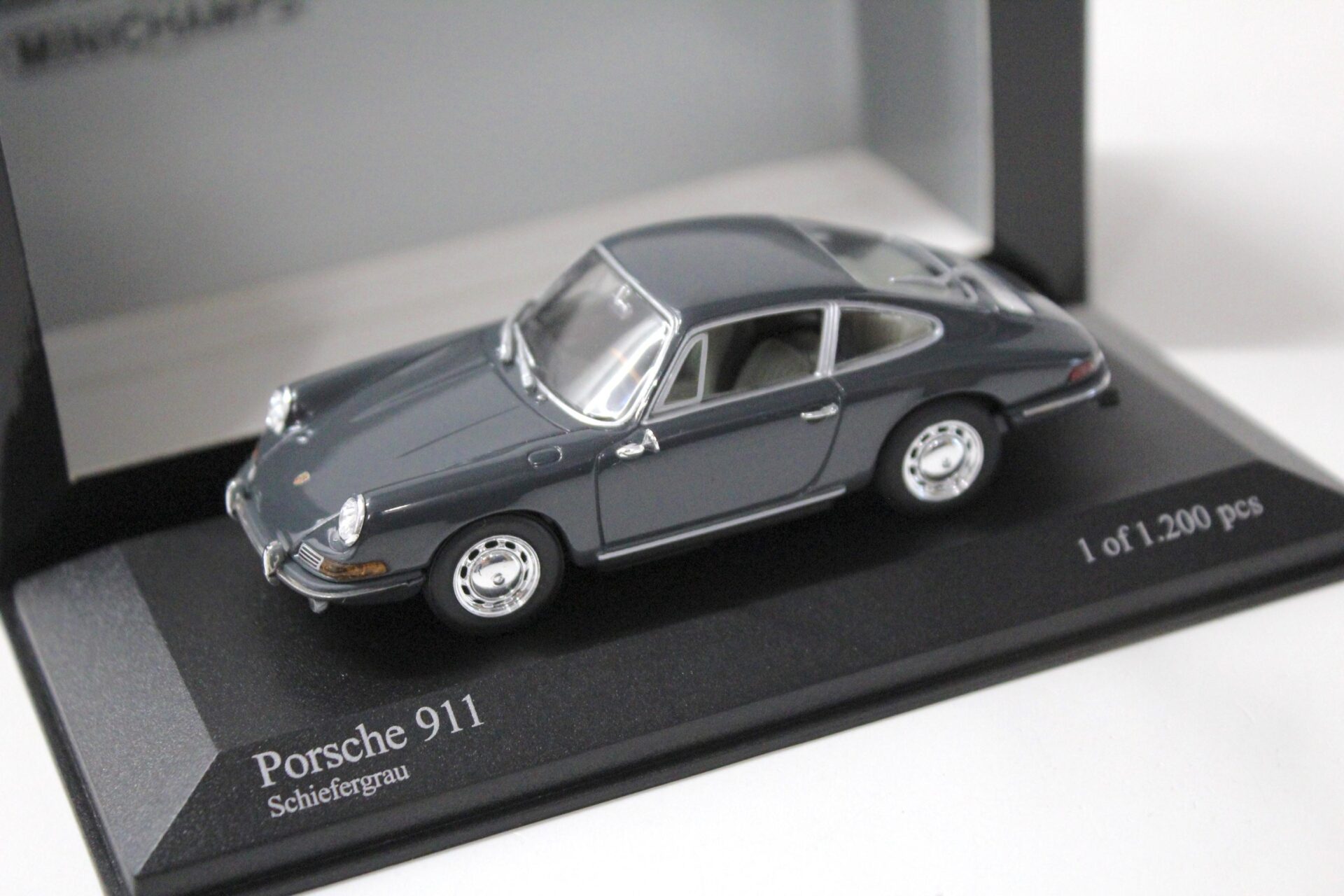 ID 51593 orig 1.jpg 1:43 Minichamps Porsche 911 Coupe 1964 Schiefer grey