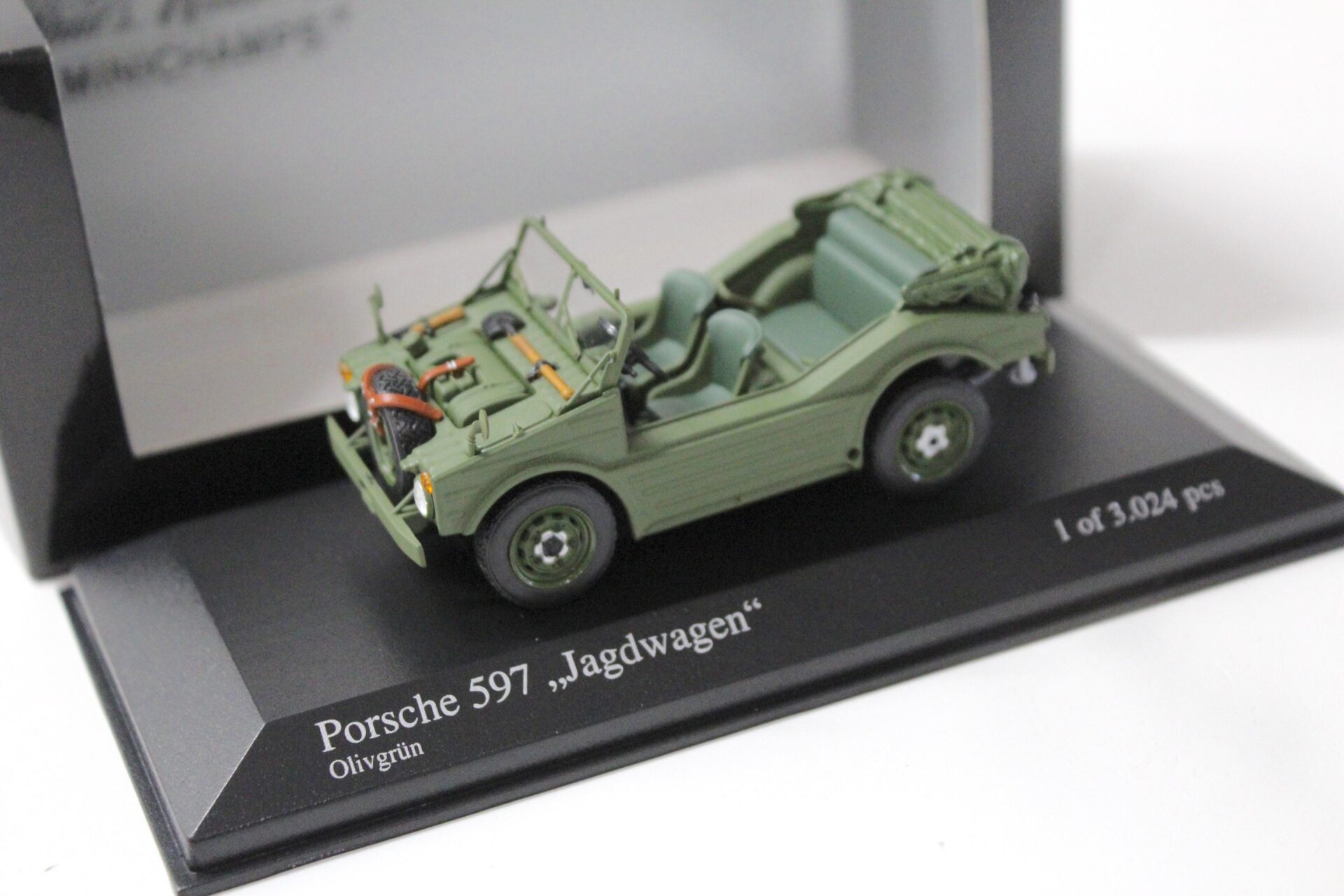 ID 51605 orig.jpg 1:43 Minichamps Porsche 597 Jagdwagen 1954 olive green