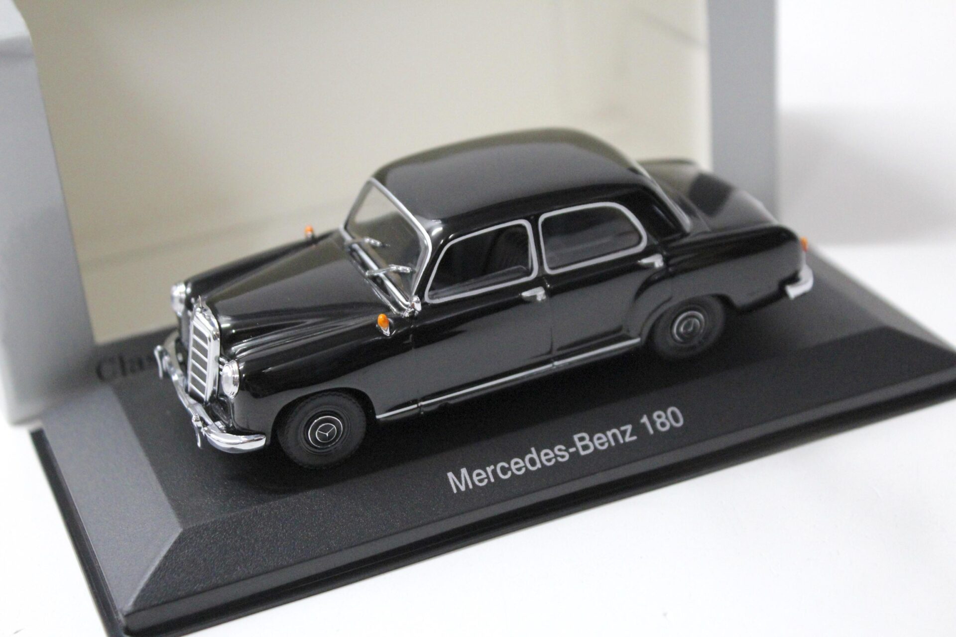 ID 51666 orig.jpg 1:43 Minichamps Mercedes 180 Ponton black DEALER VERSION