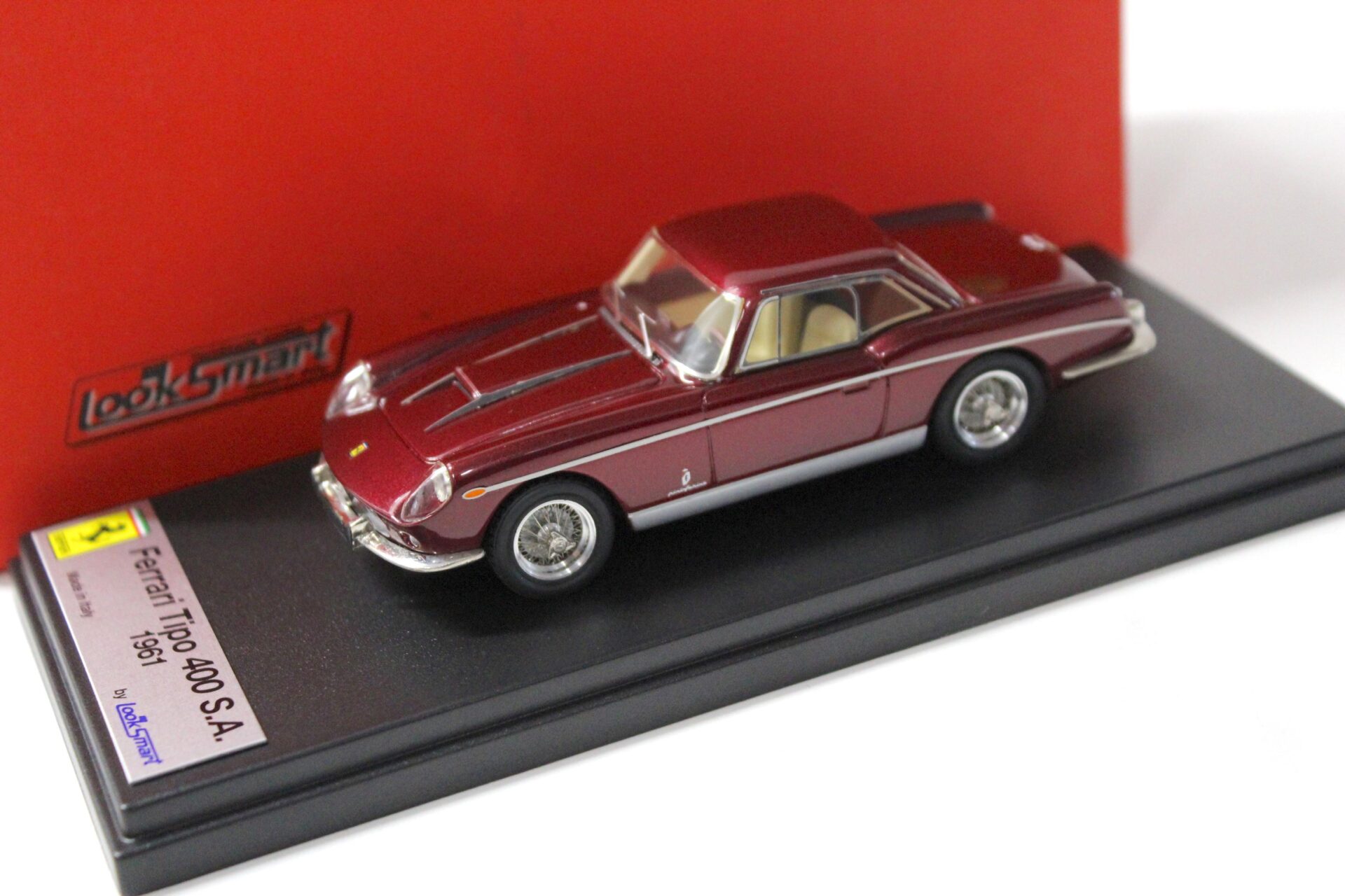ID 51832 orig 1.jpg 1:43 LookSmart Ferrari TIPO 400 SA Coupe 1961 metallic dark red