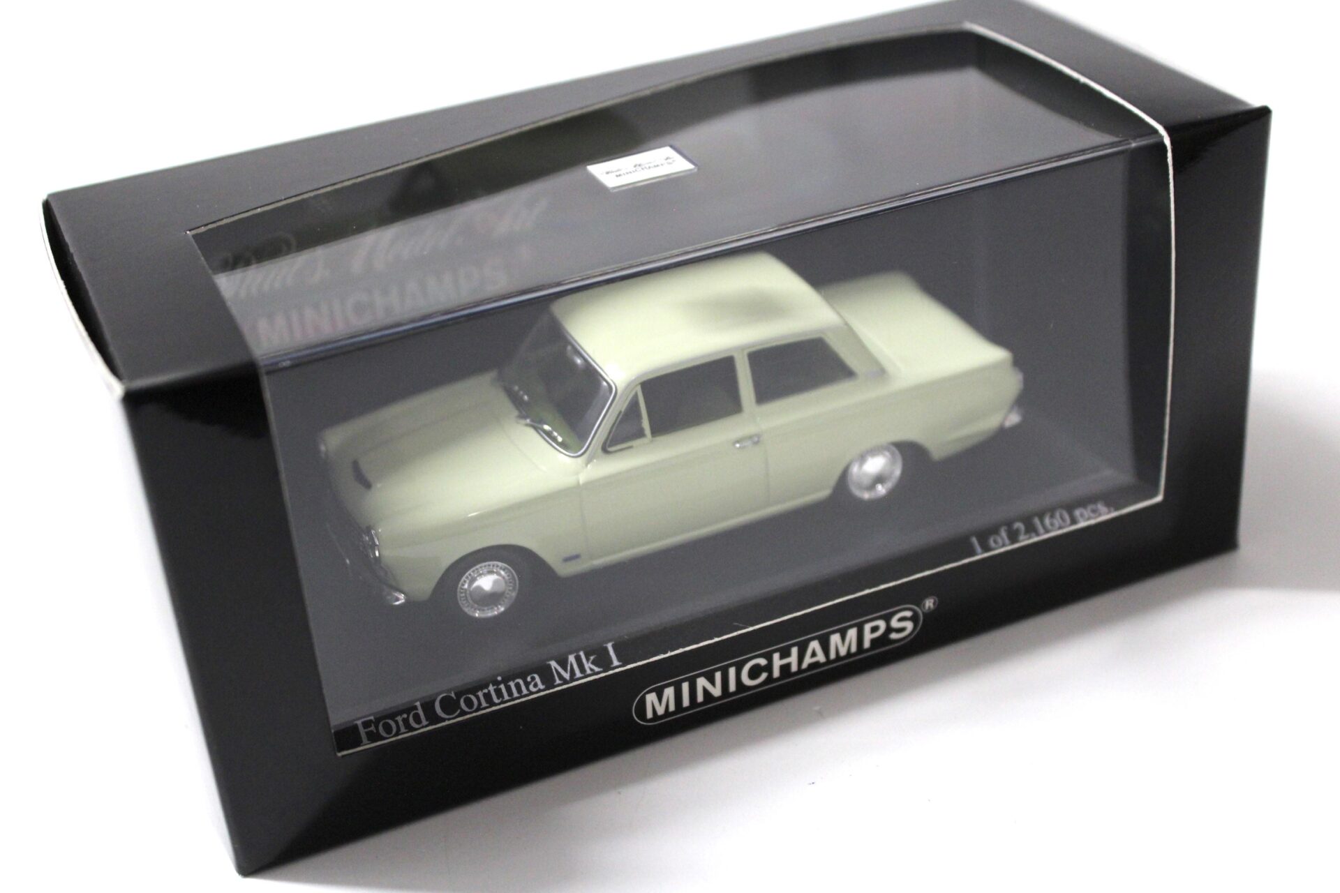 1:43 Minichamps Ford Cortina MK1 lime green 1962