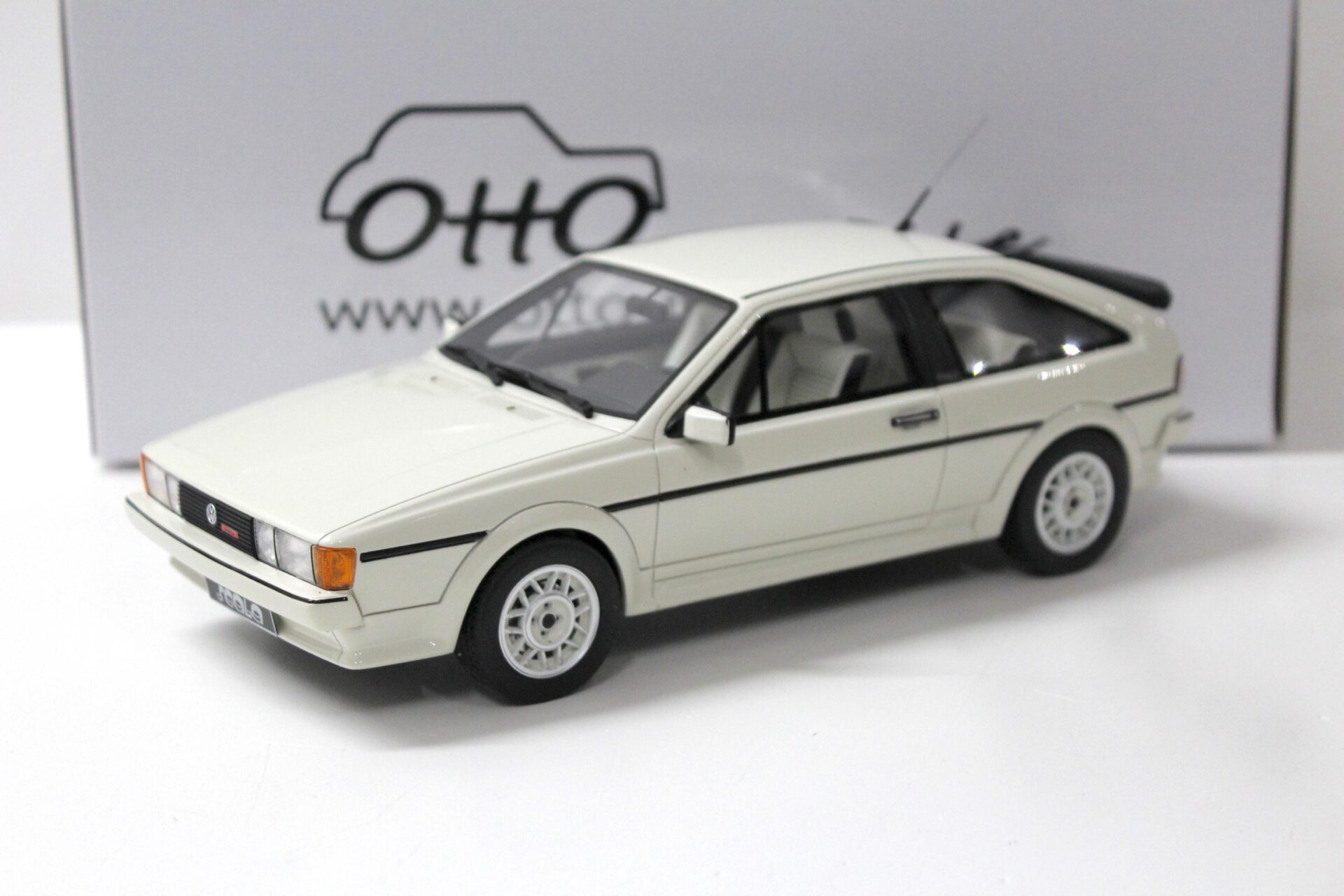 ID 52115 orig.jpg 1:18 OTTO mobile OT845 VW Scirocco MK2 Scala 1989 Alpine white