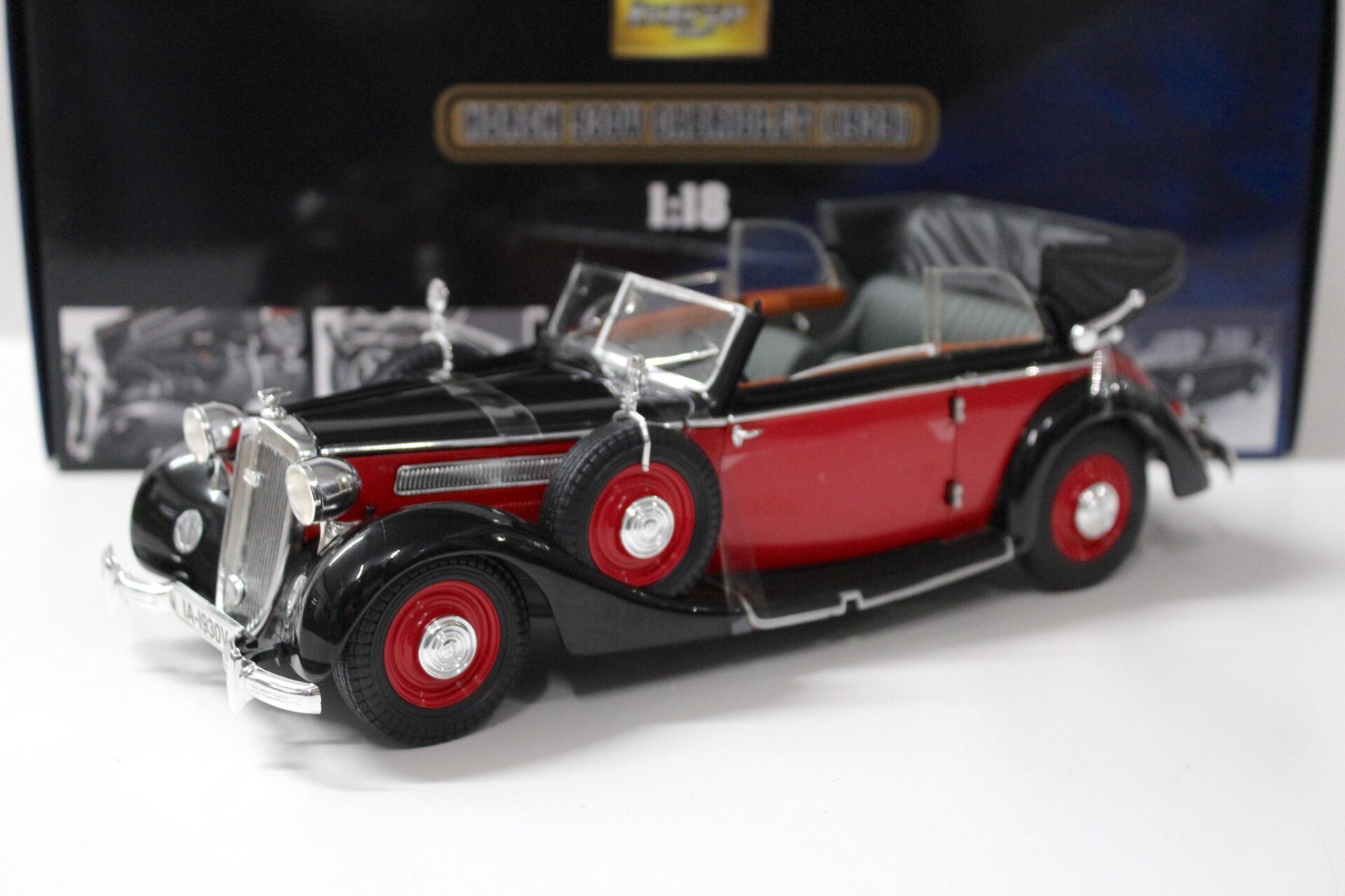 1:18 Ricko Horch 930V Limousine 1937 Cabriolet black/ red