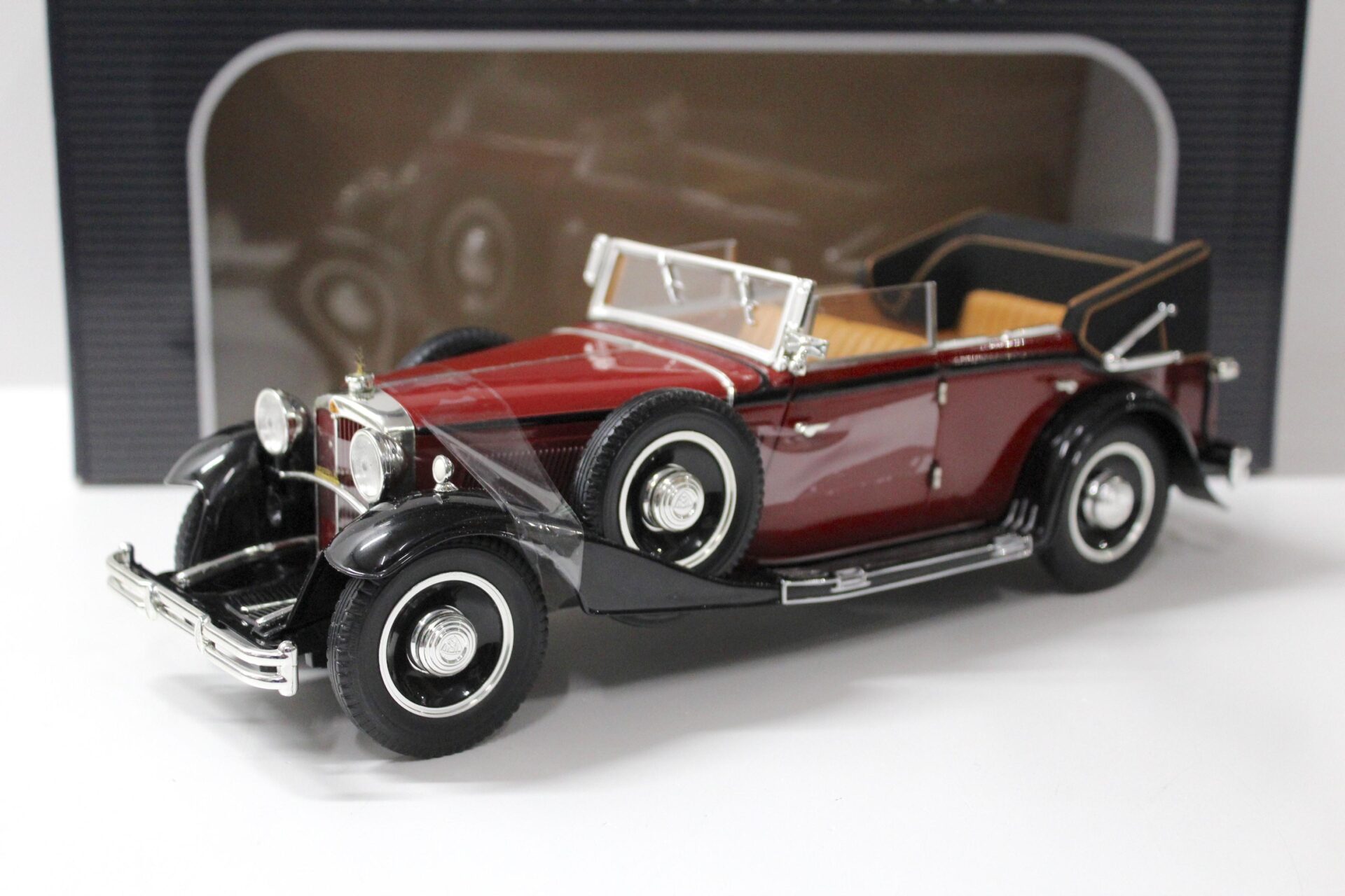 1:18 Anson 1932 Maybach DS8 Zeppelin Convertible red/ black