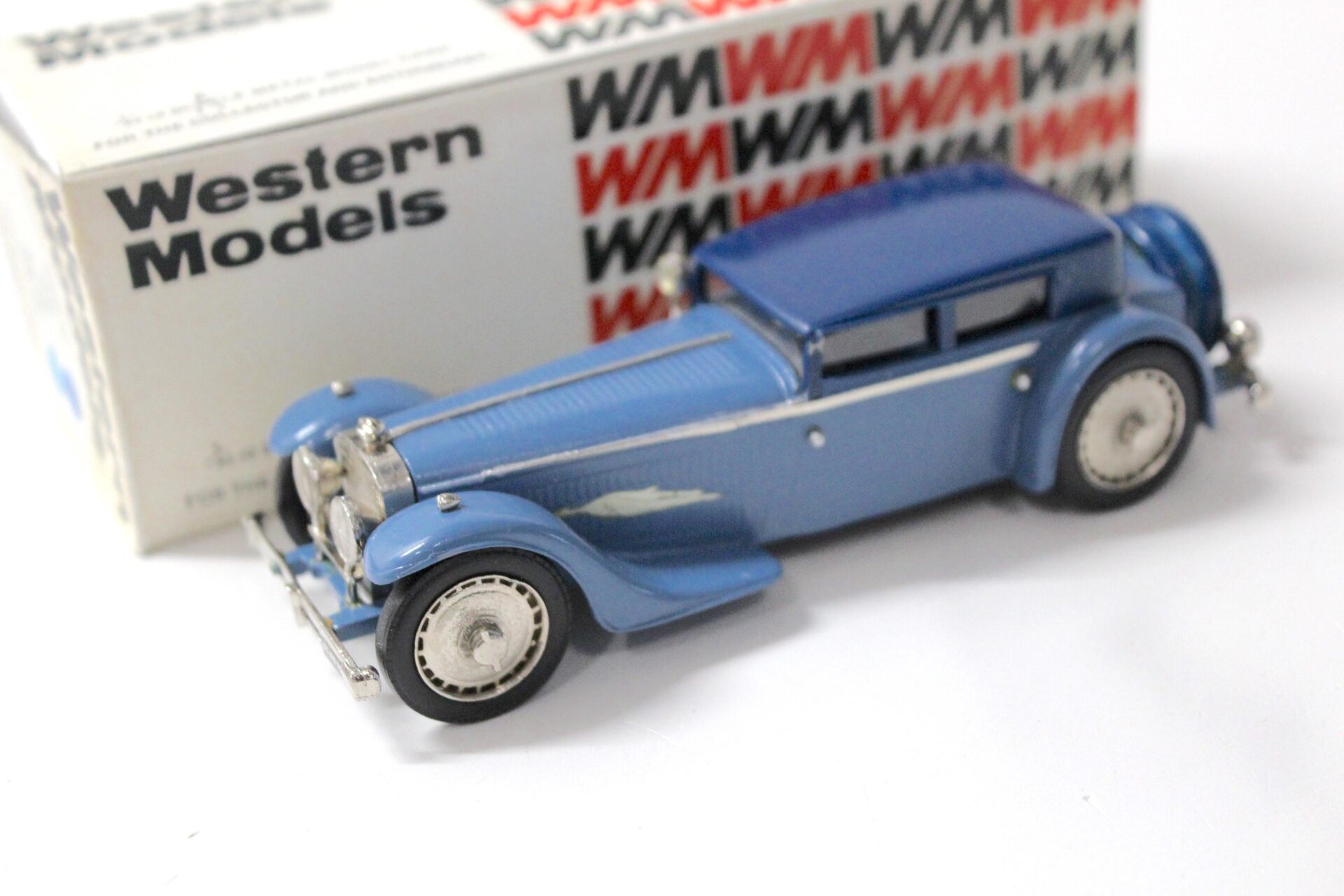 ID 52326 orig 1.jpg 1:43 Western Models 1932 Bucciali TVA 16 "Saoutchik" blue/ dark blue