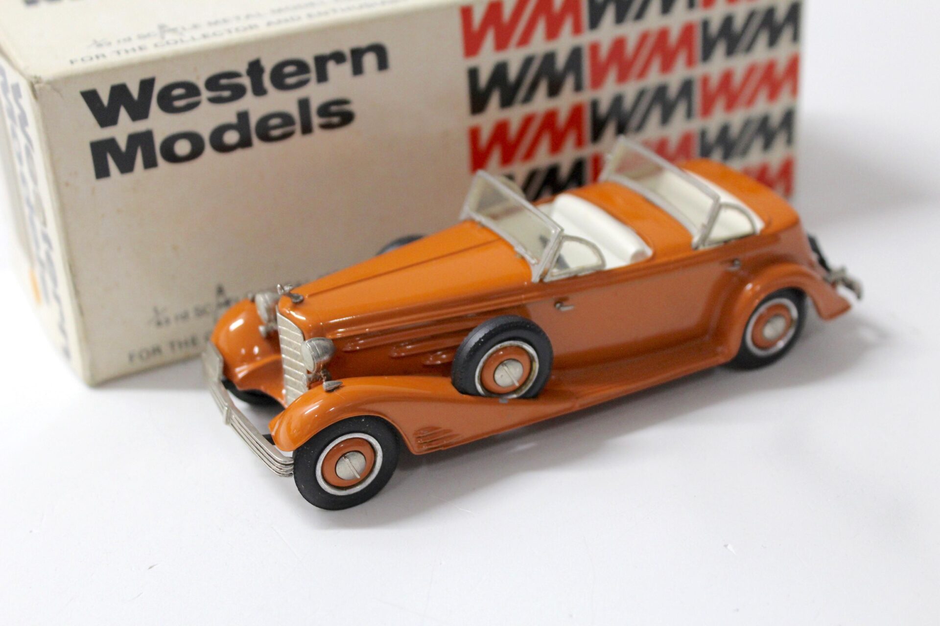 ID 52370 orig.jpg 1:43 Western Models 1933 Cadillac V16 Convertible Victoria orange