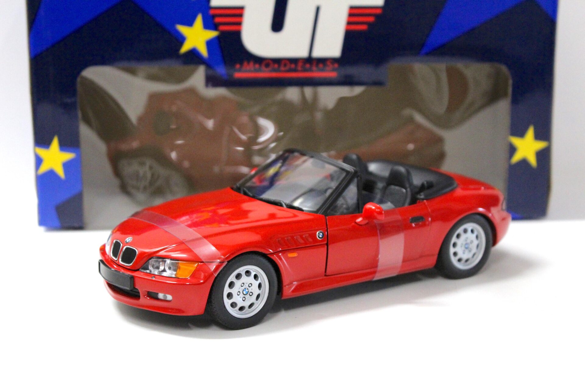 ID 52395 orig 1.jpg 1:18 UT Models BMW Z3 Roadster red
