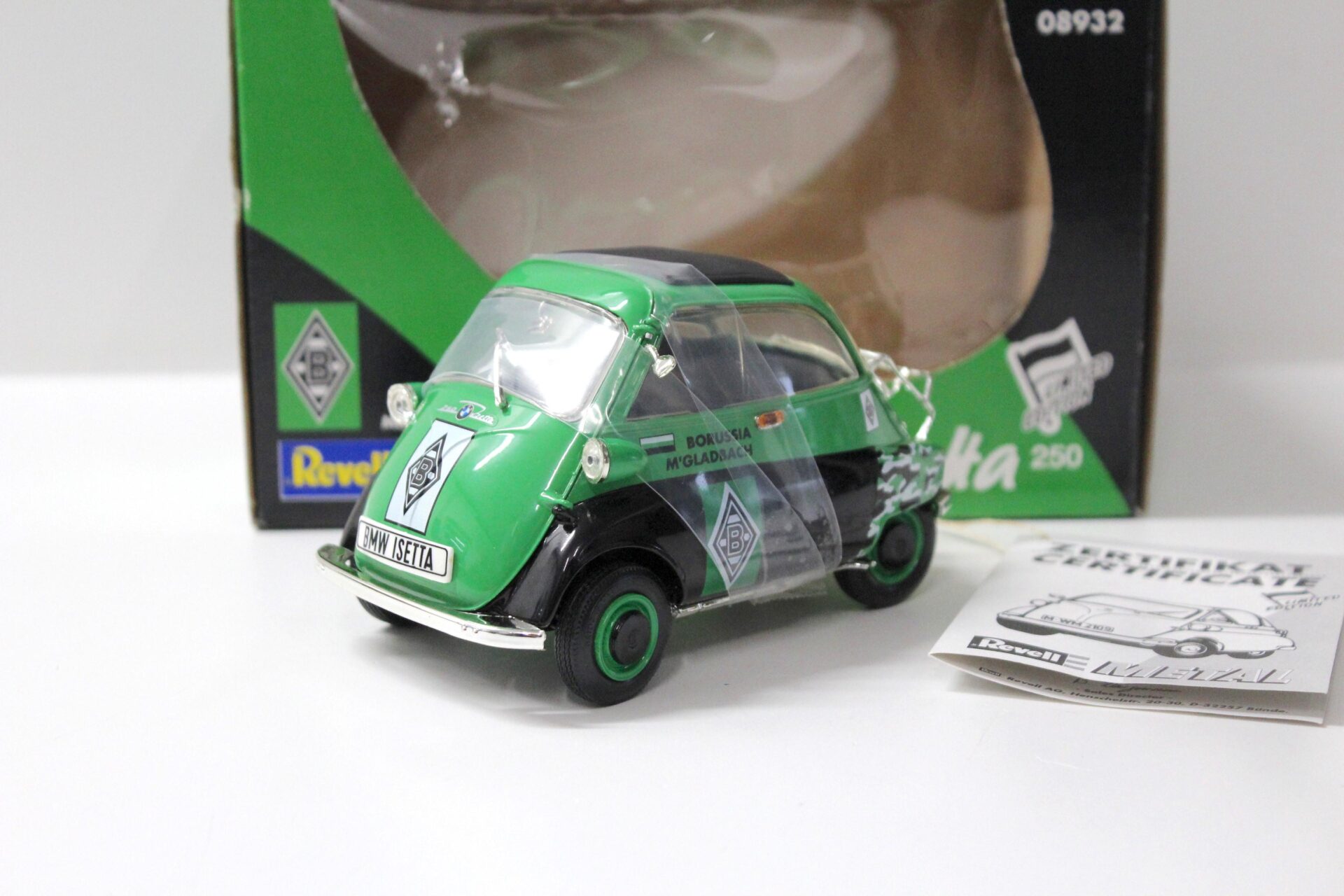 ID 52471 orig.jpg 1:18 Revell BMW Isetta 250 "Borussia Mönchengladbach" green/ black