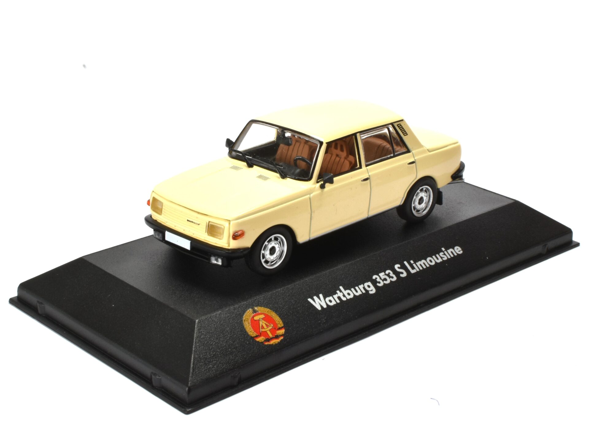 1:43 Atlas DDR Collection Wartburg 353 S Limousine beige