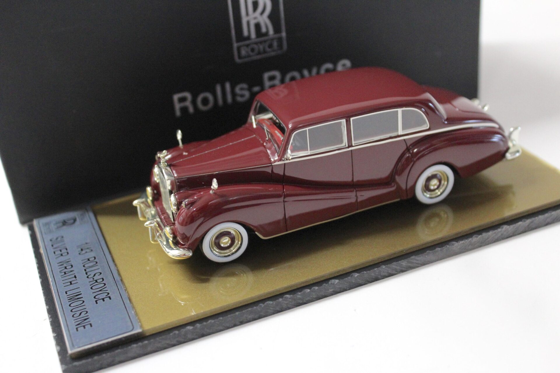 ID 53124 orig 1.jpg 1:43 PMC Model Rolls Royce Silver Wraith Limousine dark red