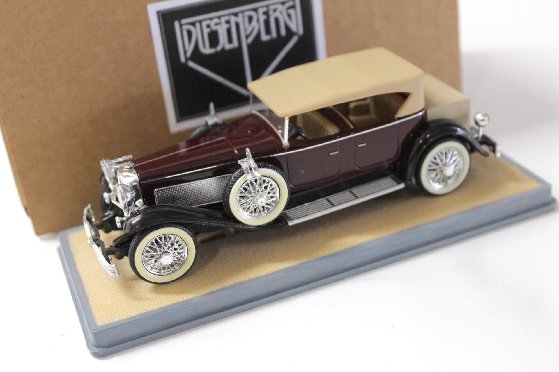 ID 53296 orig.jpg 1:43 Elegance Duesenberg J 1930 DERHAM TOURSTER dark red