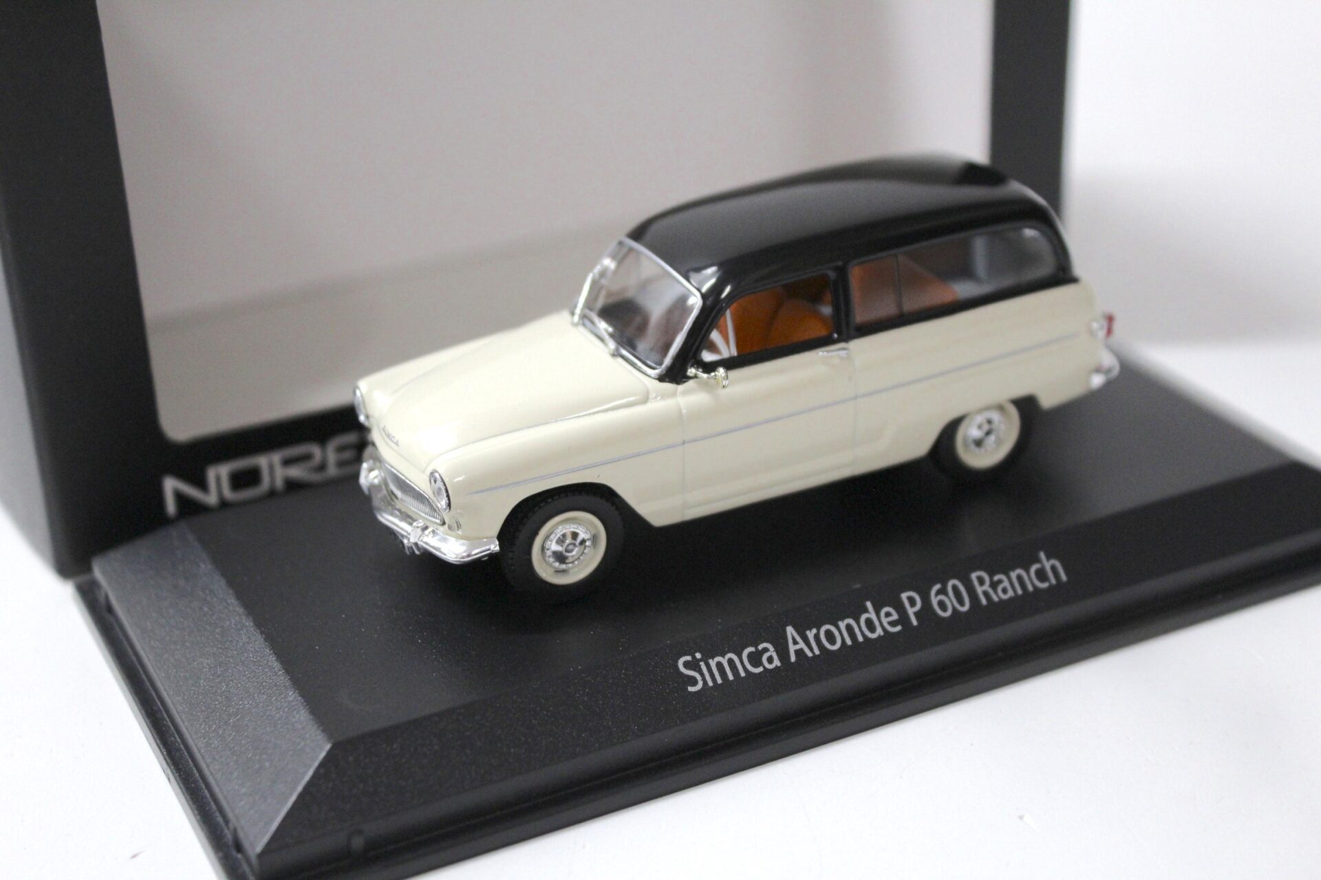 ID 53705 orig 1.jpg 1:43 Norev Simca Aronda P60 Ranch white/ black