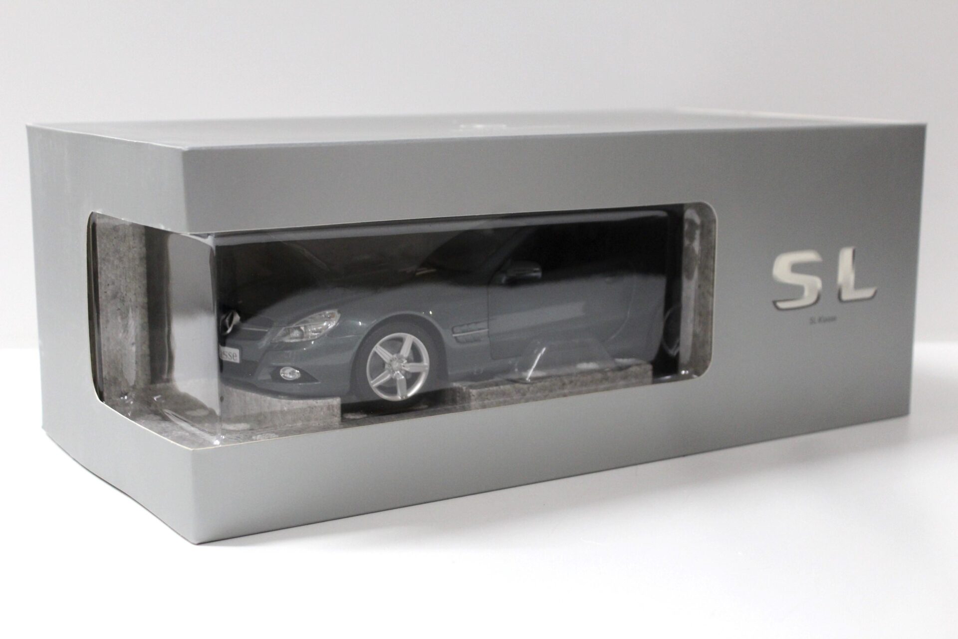 1:18 Minichamps Mercedes SL-Klasse R230 Mopf amiant green DEALER VERSION