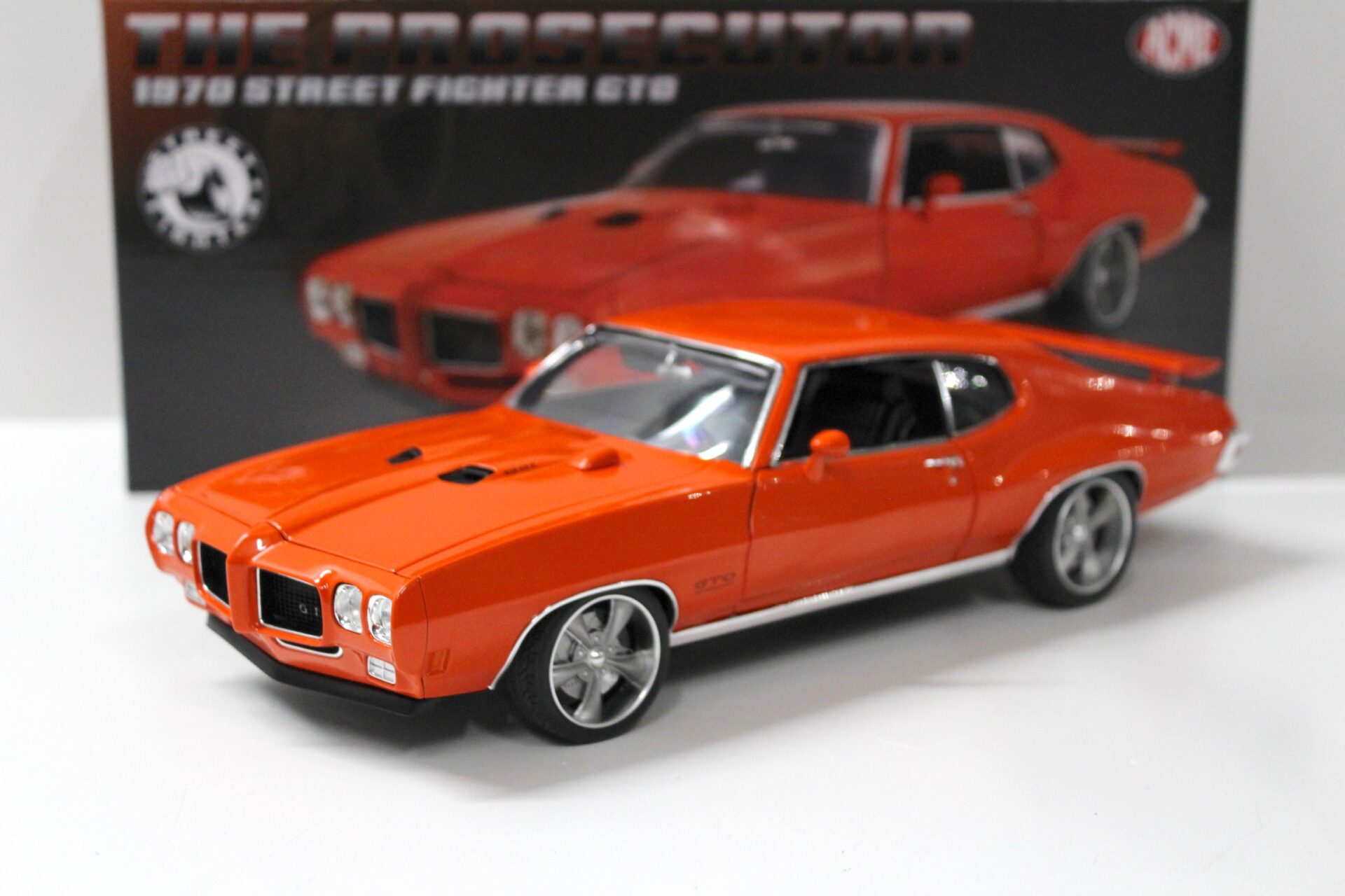 ID 53946 orig.jpg 1:18 ACME 1970 Pontiac GTO Coupe Street Fighter "THE PROSECUTOR" orange