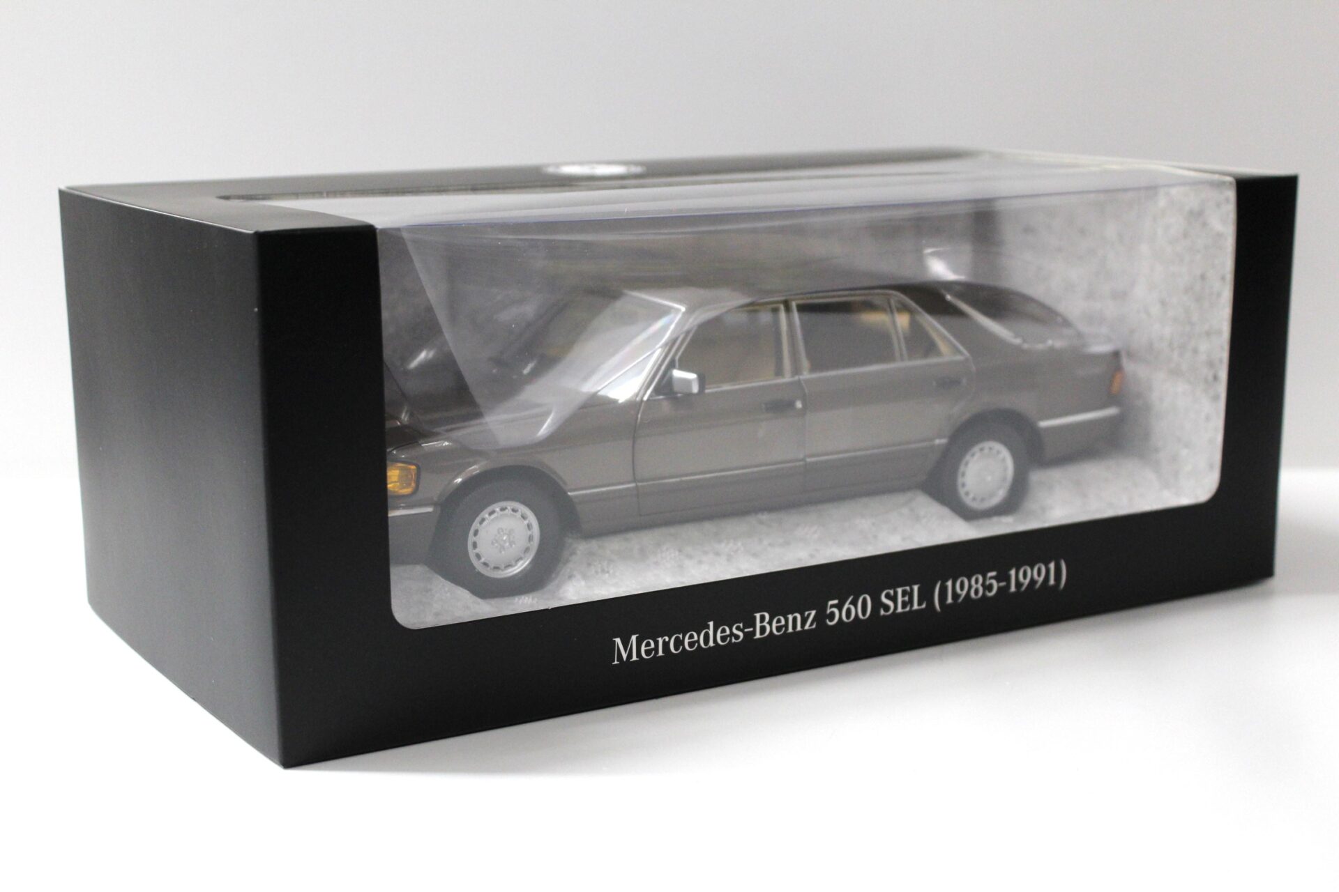 1:18 Norev Mercedes 560 SEL W126 Limousine impala brown DEALER VERSION