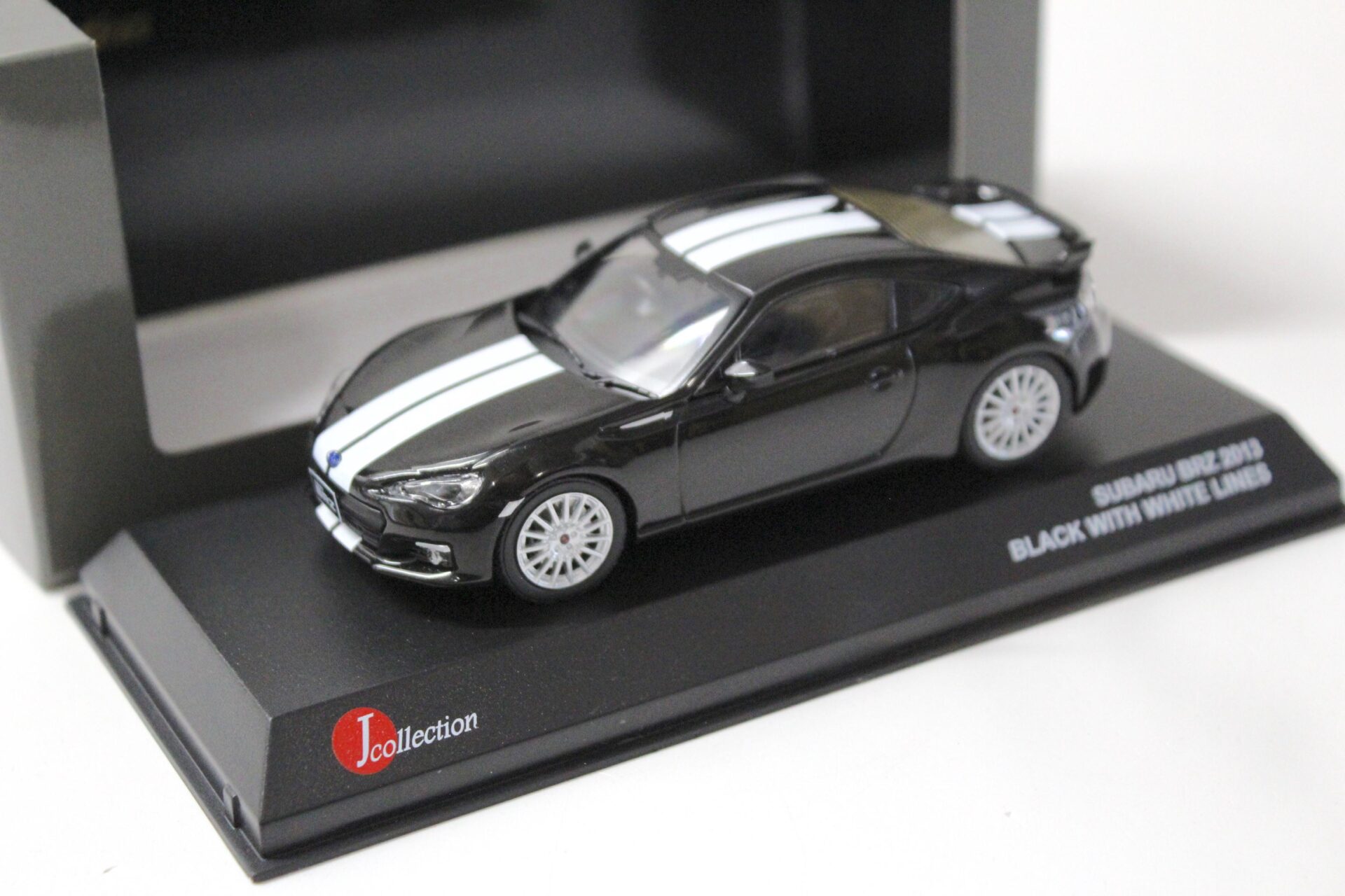 ID 54365 orig 1.jpg 1:43 Kyosho J-Collection Subaru BRZ 2013 black with white stripes
