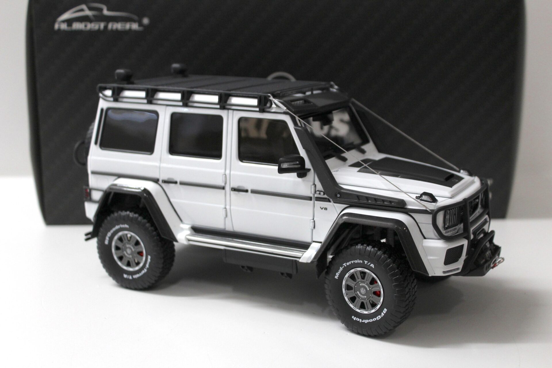 新品未使用ALMOST REAL 1/18 ブラバス 550 メルセデス ベンツ 新品未使用ALMOST REAL 1/18 ブラバス 550 メルセデス ベンツ 1/18