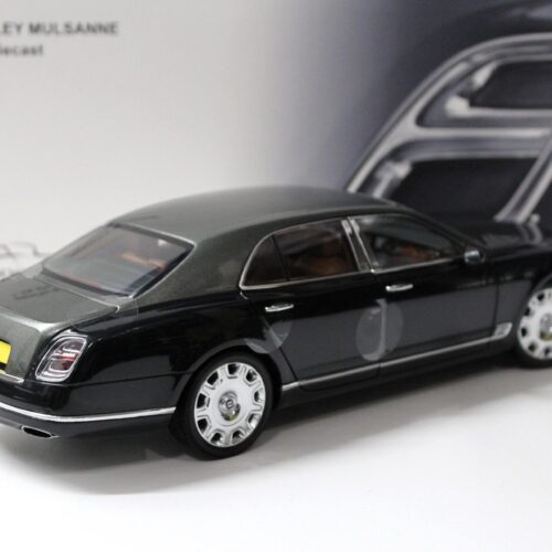 1:18 Almost Real Bentley Mulsanne Speed 2017 Light Emerald / Midnight Emerald