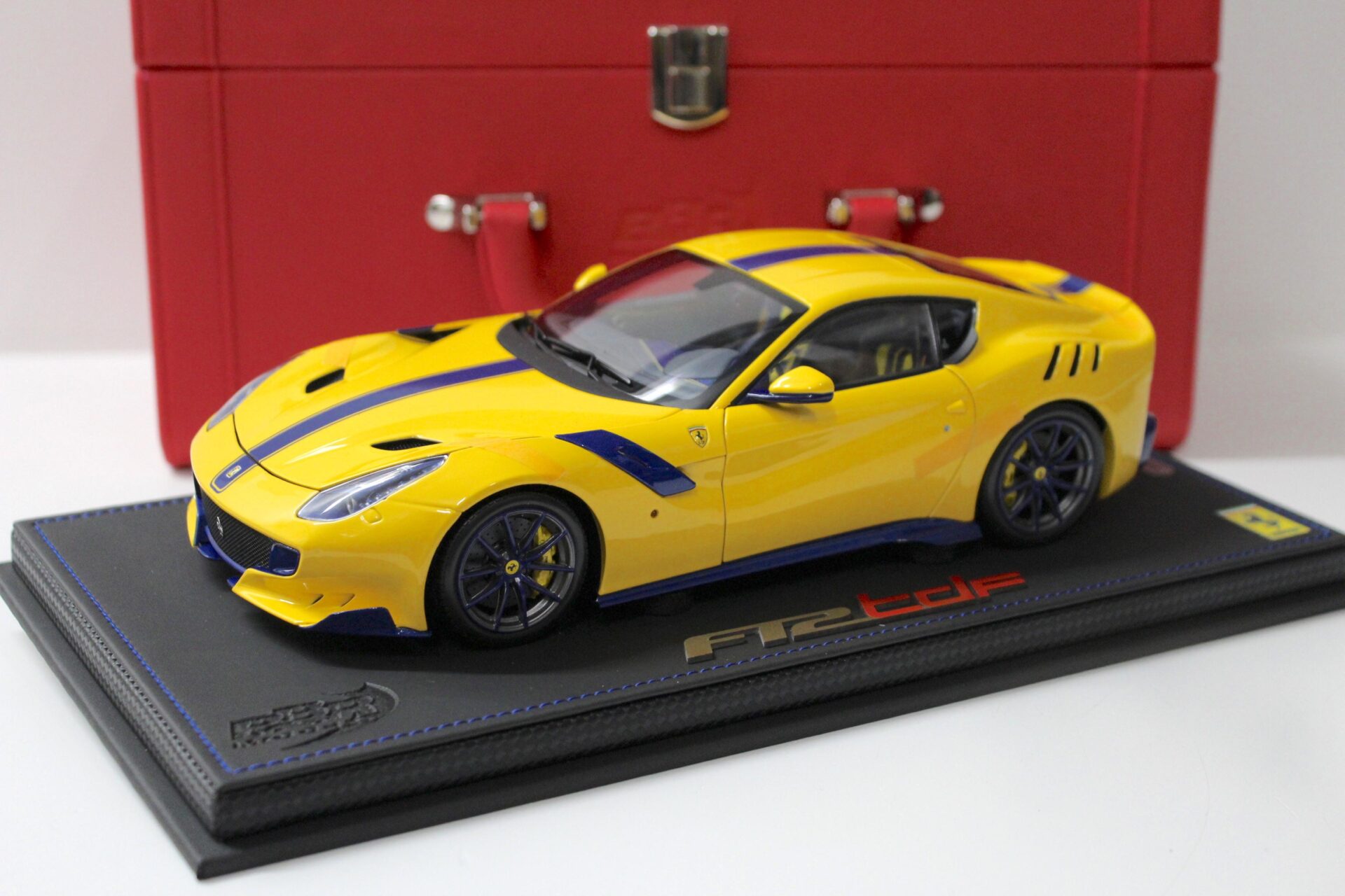 ID 54958 orig 1.jpg 1:18 BBR Ferrari F12 TDF Modena yellow/ blue FULL OPENING Limited 100 pcs.