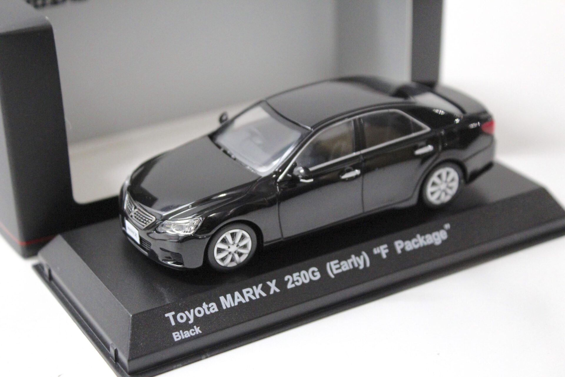 1:43 Kyosho Toyota MARK X 250G (Early) "F Package" Limousine black