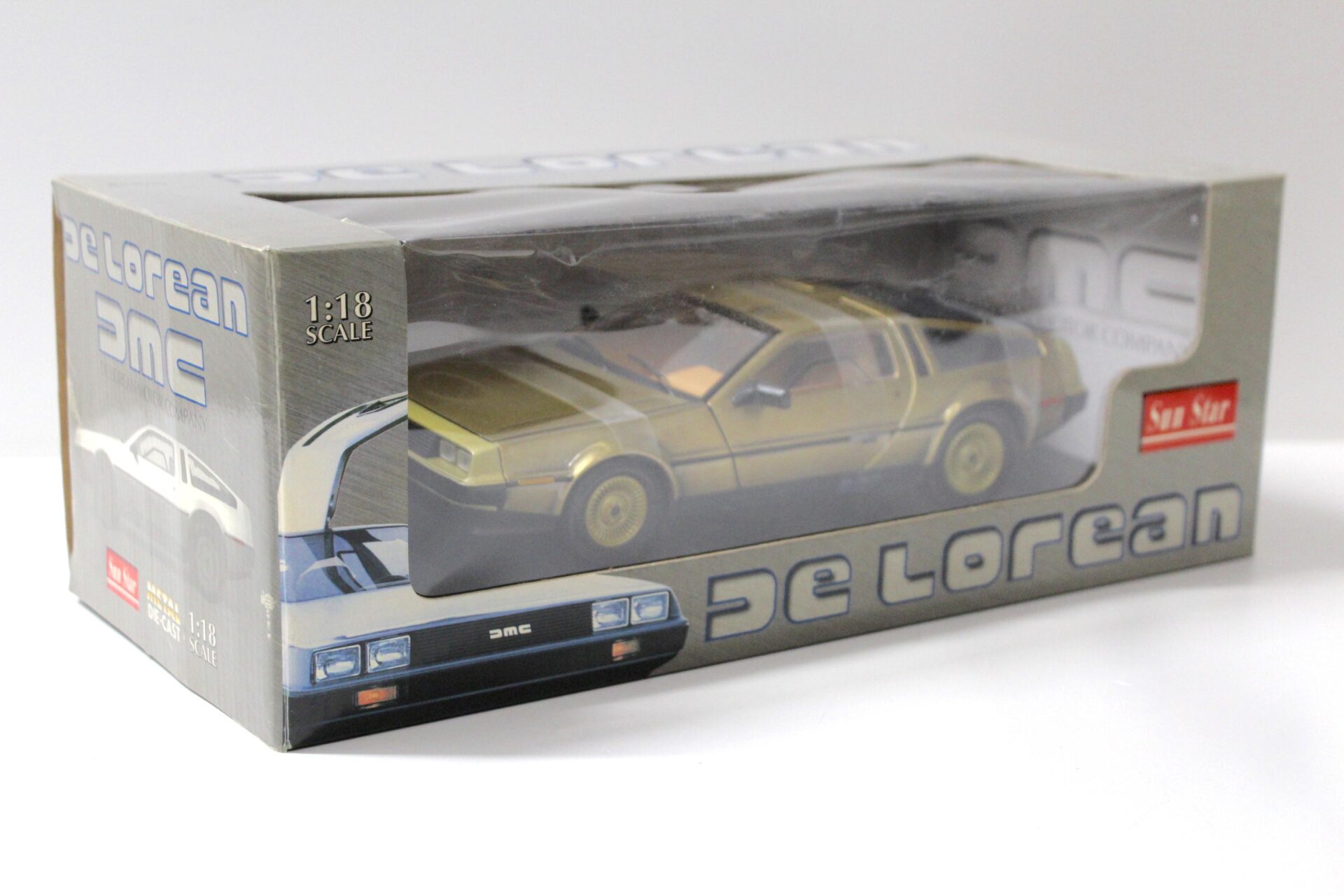 1:18 Sun Star 1981 DMC Delorean Gold Edition