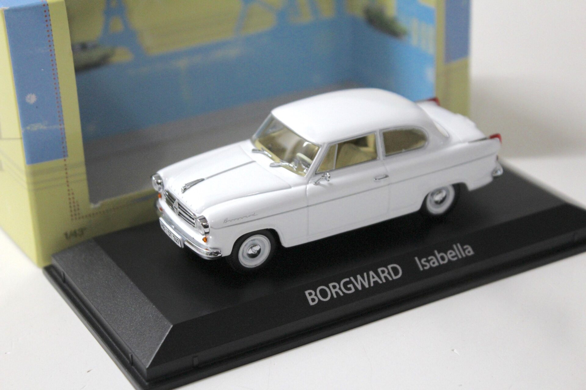 ID 55354 orig.jpg 1:43 Norev Borgward Isabella Limousine white