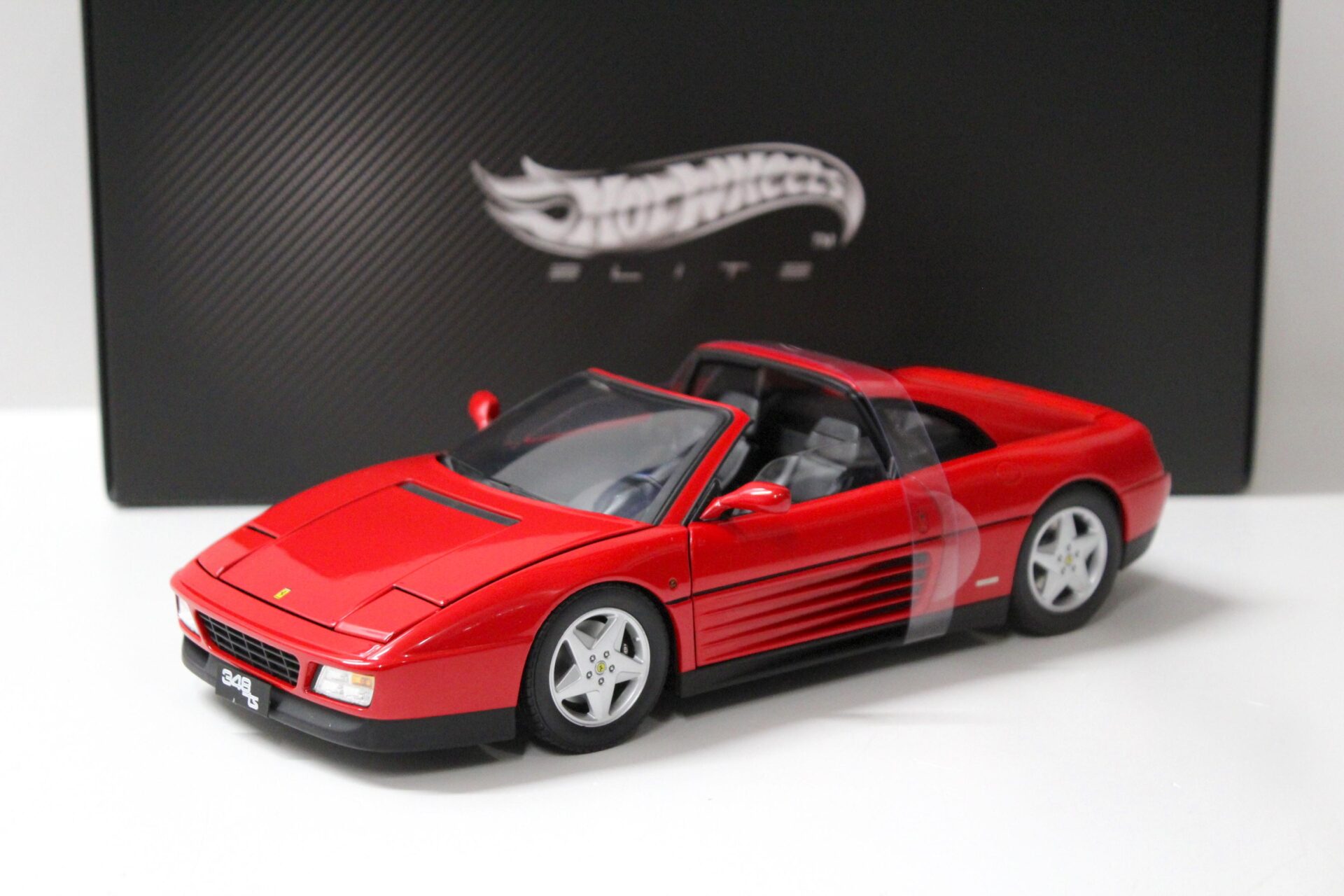 ID 55384 orig 1.jpg 1:18 Hot Wheels Elite Ferrari 348 TS red