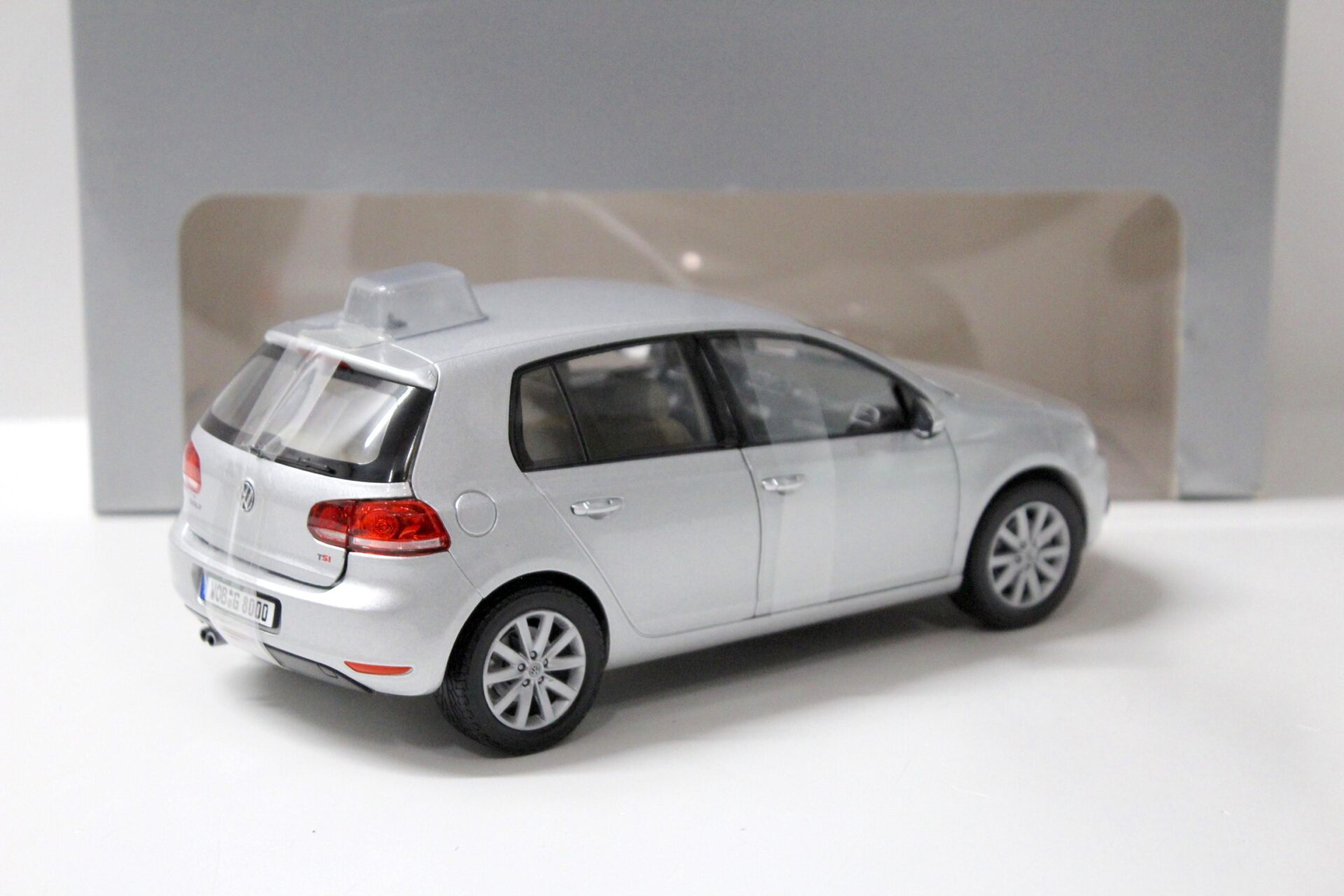 1:18 Norev VW Golf 6 VI silver DEALER VERSION