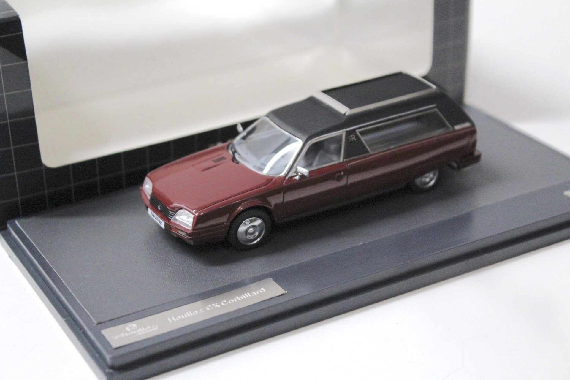 ID 55958 orig.jpg 1:43 Matrix 1985 Citroen CX Heuliez CX Corbillard Hearse maroon red