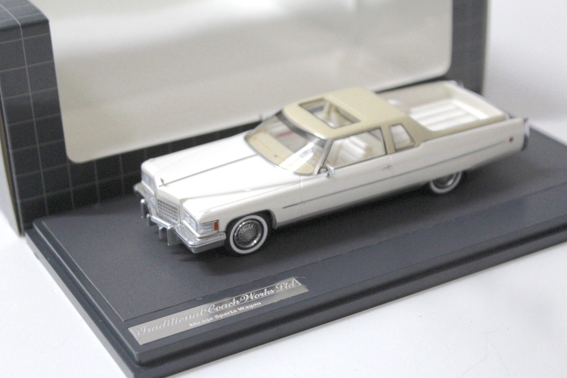 ID 55998 orig 1.jpg 1:43 Matrix 1967 Cadillac Mirage Sports Wagon Pick-Up Traditional Coach beige/ white