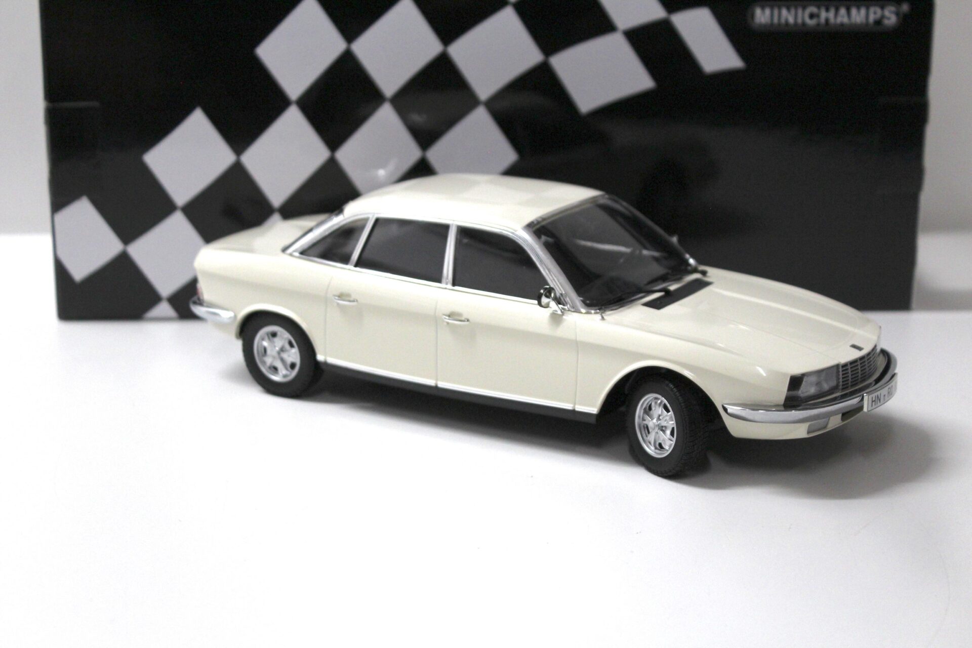 1:18 Minichamps NSU Ro 80 white 1972