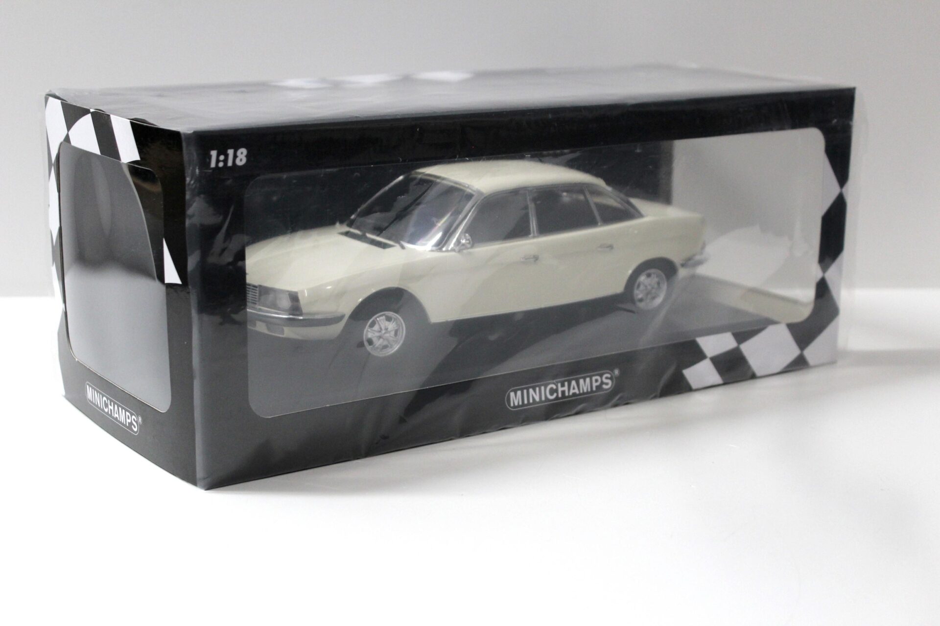 1:18 Minichamps NSU Ro 80 white 1972
