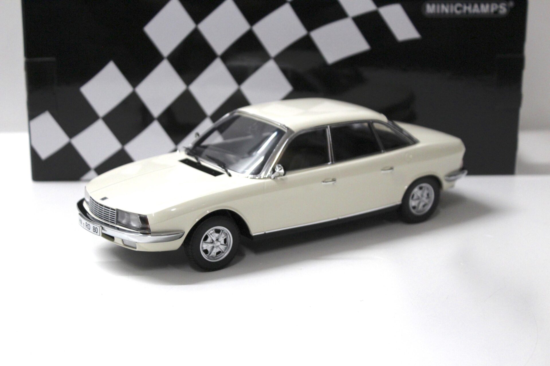 1:18 Minichamps NSU Ro 80 white 1972
