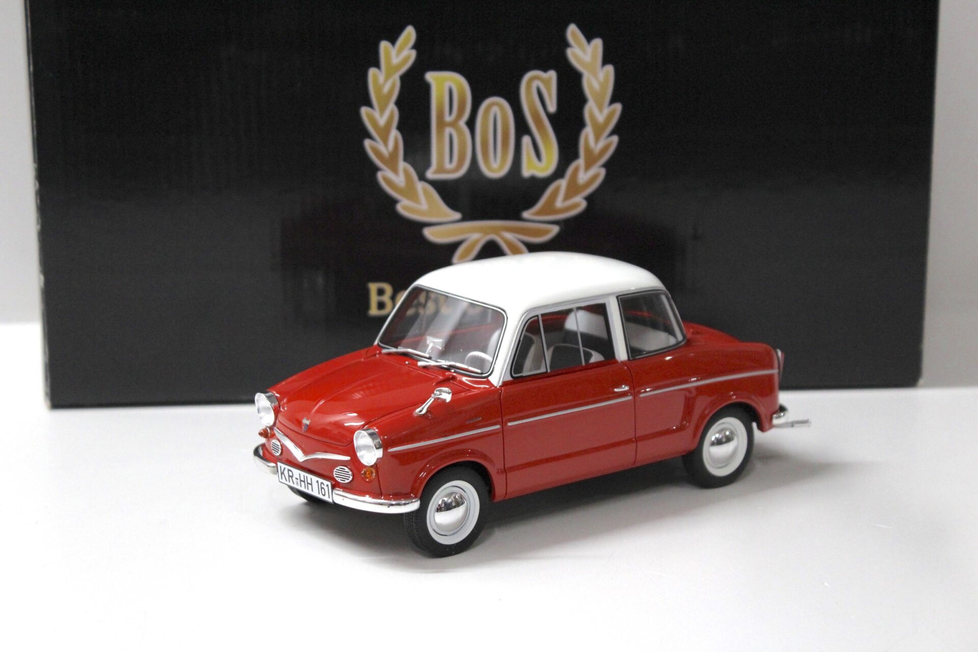 ID 56300 orig 2.jpg 1:18 BOS NSU Prinz III red/ white 1961