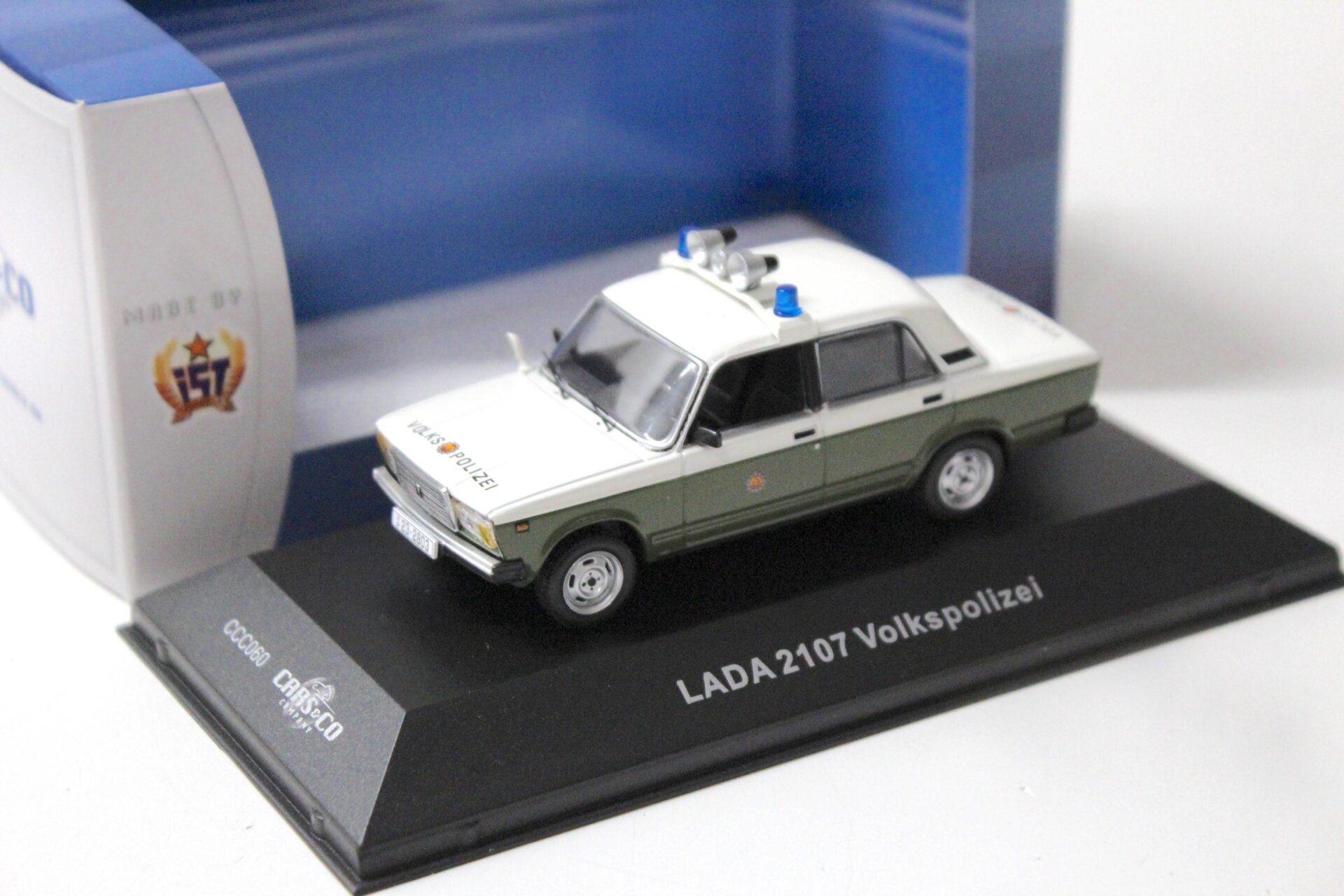 ID 56390 orig.jpg 1:43 Cars&Co IST Lada 1200 (2107) Sedan Volkspolizei VP green/ white