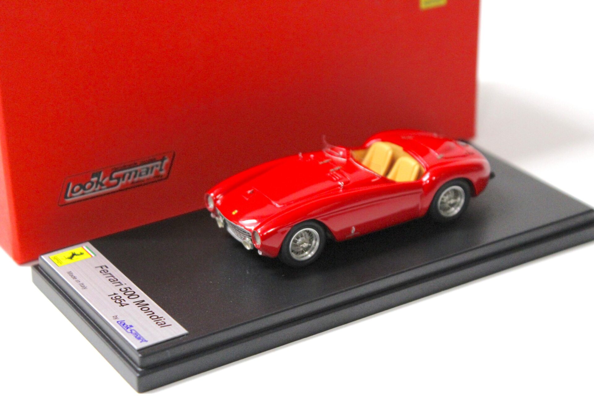 ID 56580 orig.jpg 1:43 LookSmart Ferrari 500 Mondial Spider 1954 red