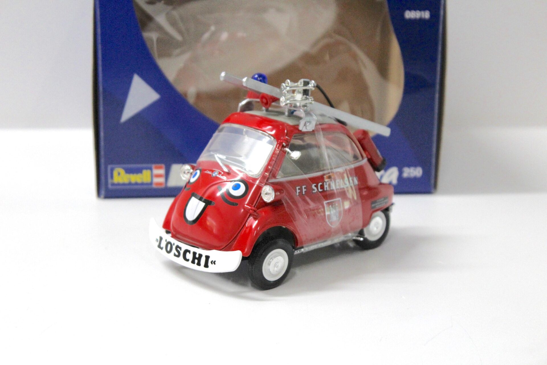 ID 57412 orig 1.jpg 1:18 Revell BMW Isetta 250 Feuerwehr Hamburg "LÖSCHI" red