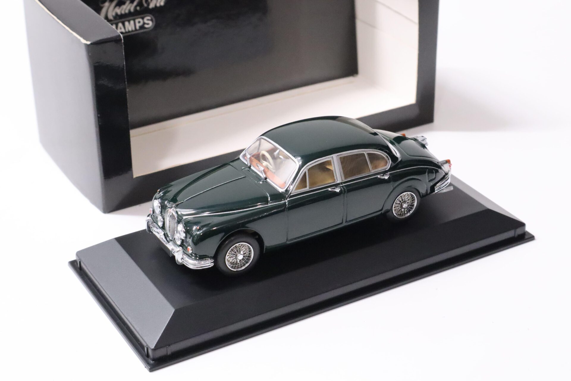 ID 57858 orig 1.jpg 1:43 Minichamps Jaguar Mk II Saloon 1959-67 dark green