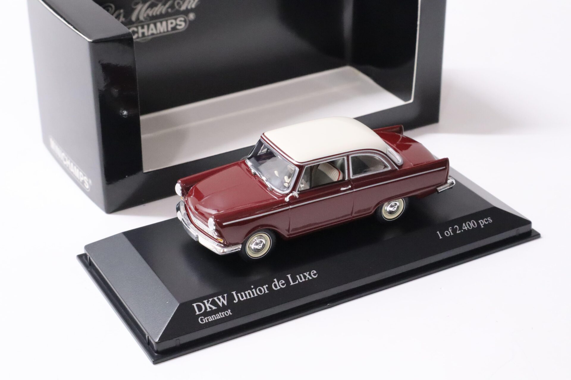 ID 57864 orig 1.jpg 1:43 Minichamps DKW Junior de Luxe 1961 Granat red/ white