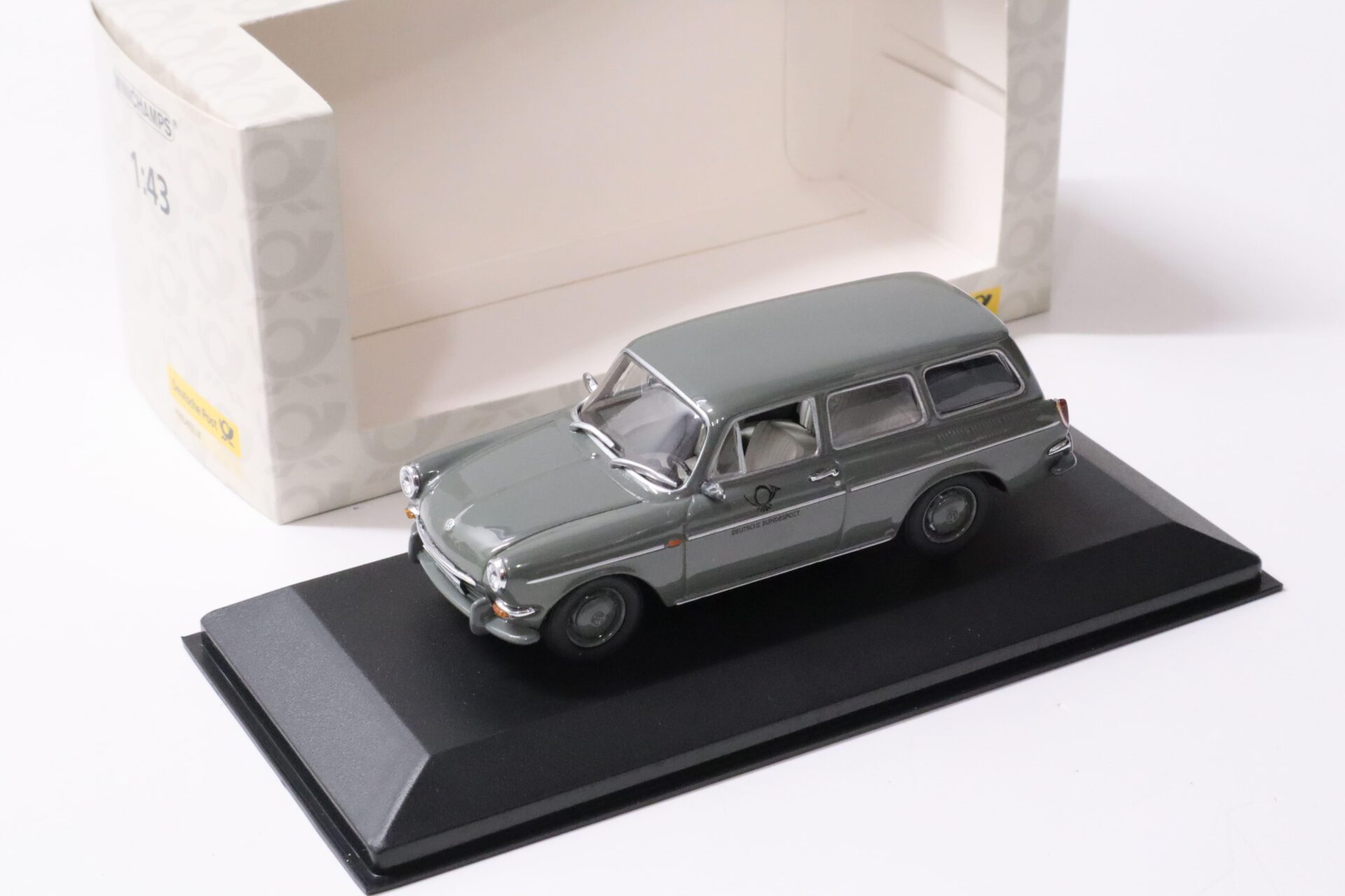 ID 57951 orig.jpg 1:43 Minichamps VW 1600 Variant Deutsche Post DBP grey