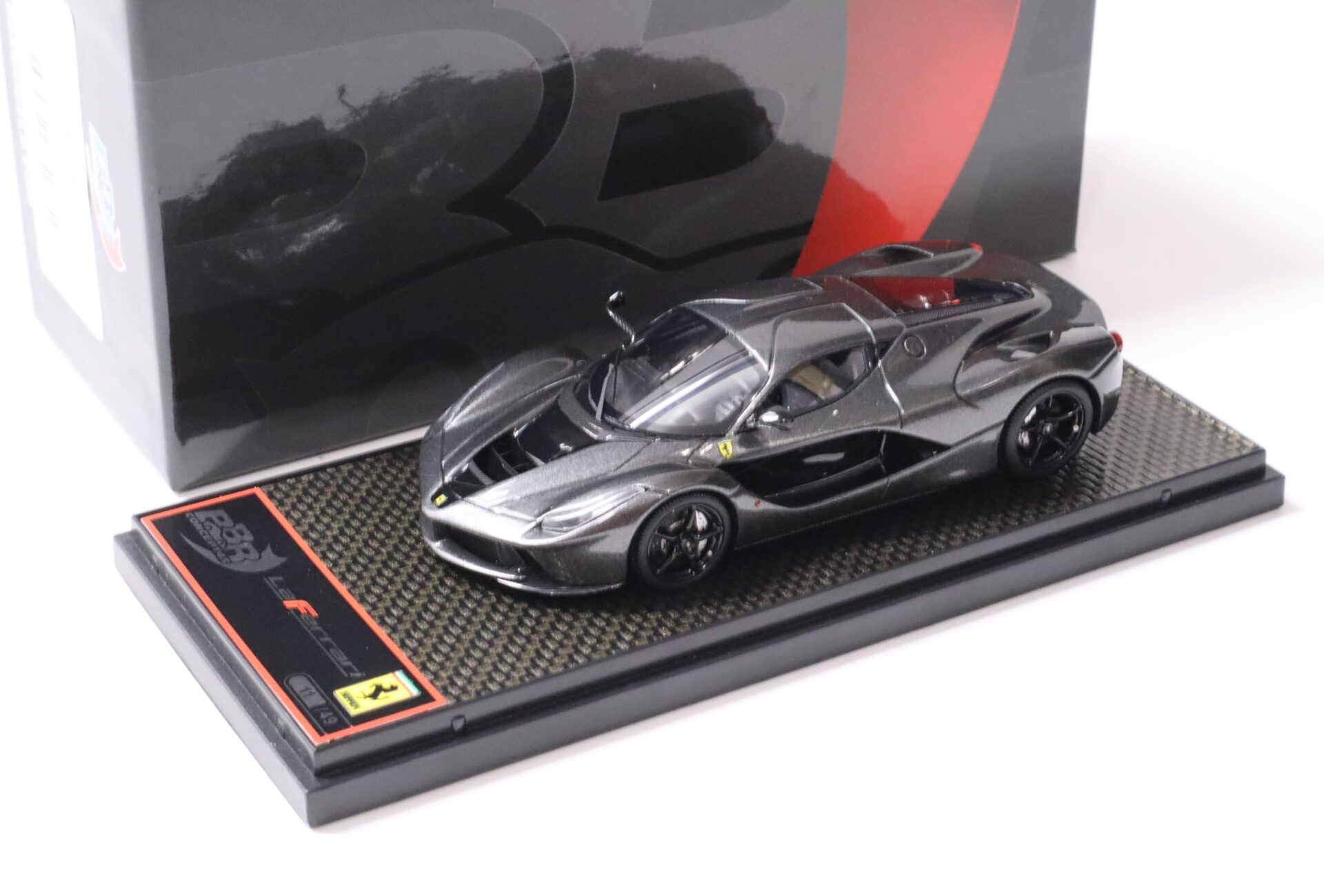 ID 59015 orig 1.jpg 1:43 BBR Ferrari LaFerrari Canna di Fucile grey metallic Limited 49 pcs.