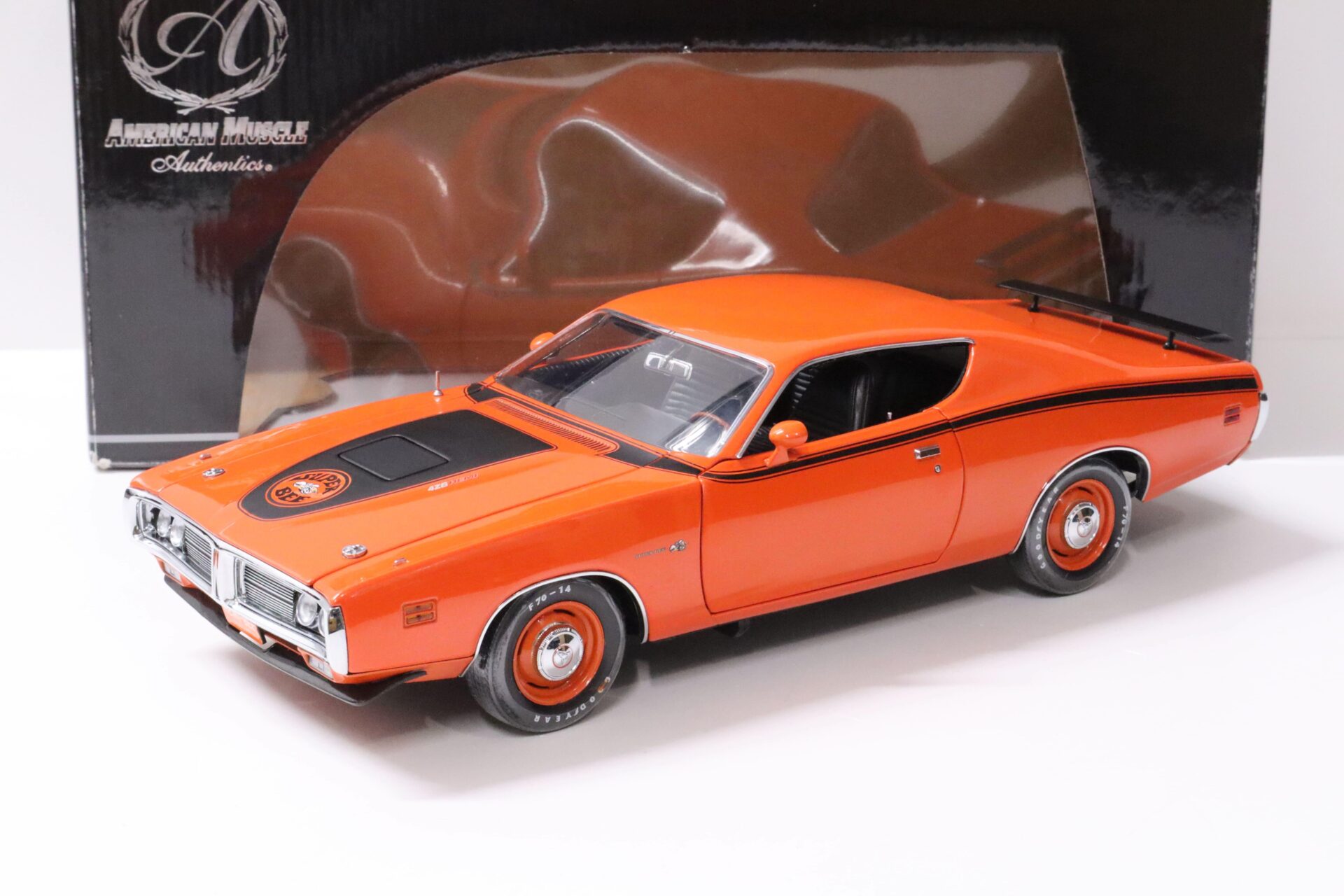 ID 59138 orig 1.jpg 1:18 ERTL Authentics 1971 Dogde Charger Super Bee orange