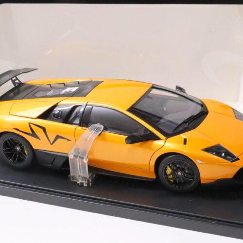 1:18 AUTOart Lamborghini Murcielago LP670-4 SV Arancio Atlas/ orange