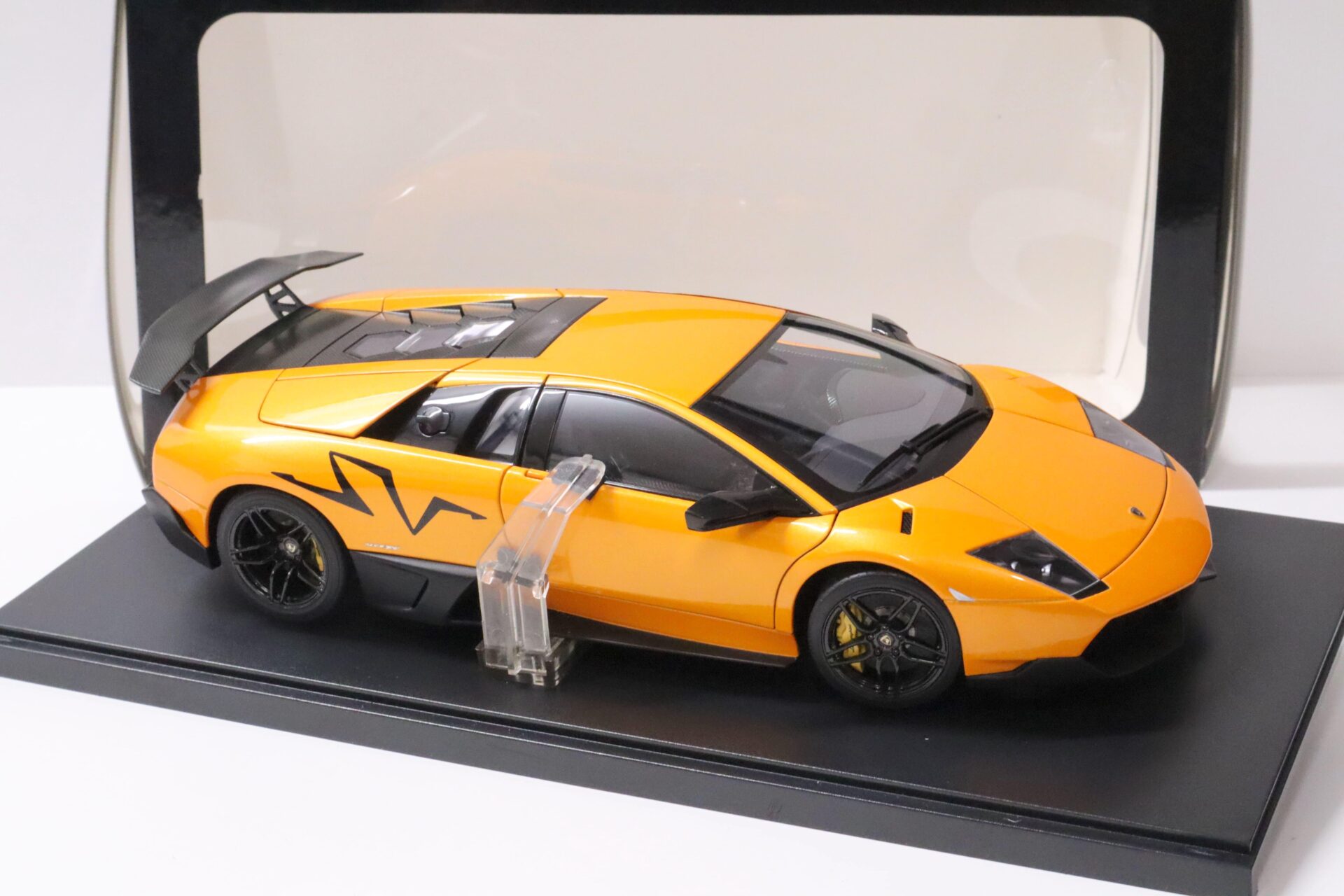 1:18 AUTOart Lamborghini Murcielago LP670-4 SV Arancio Atlas/ orange