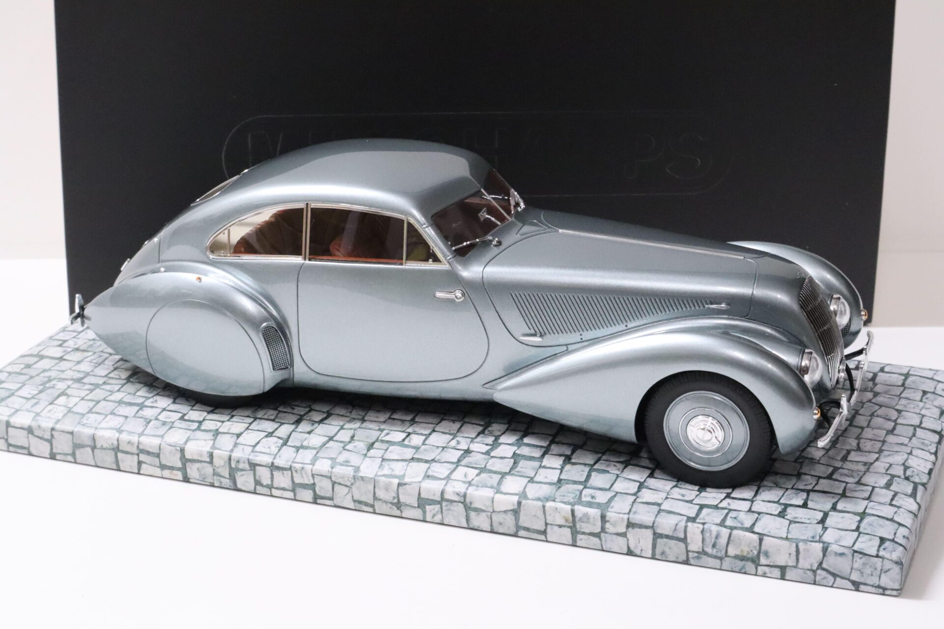 1:18 Minichamps Bentley Embiricos 1938 grey metallic