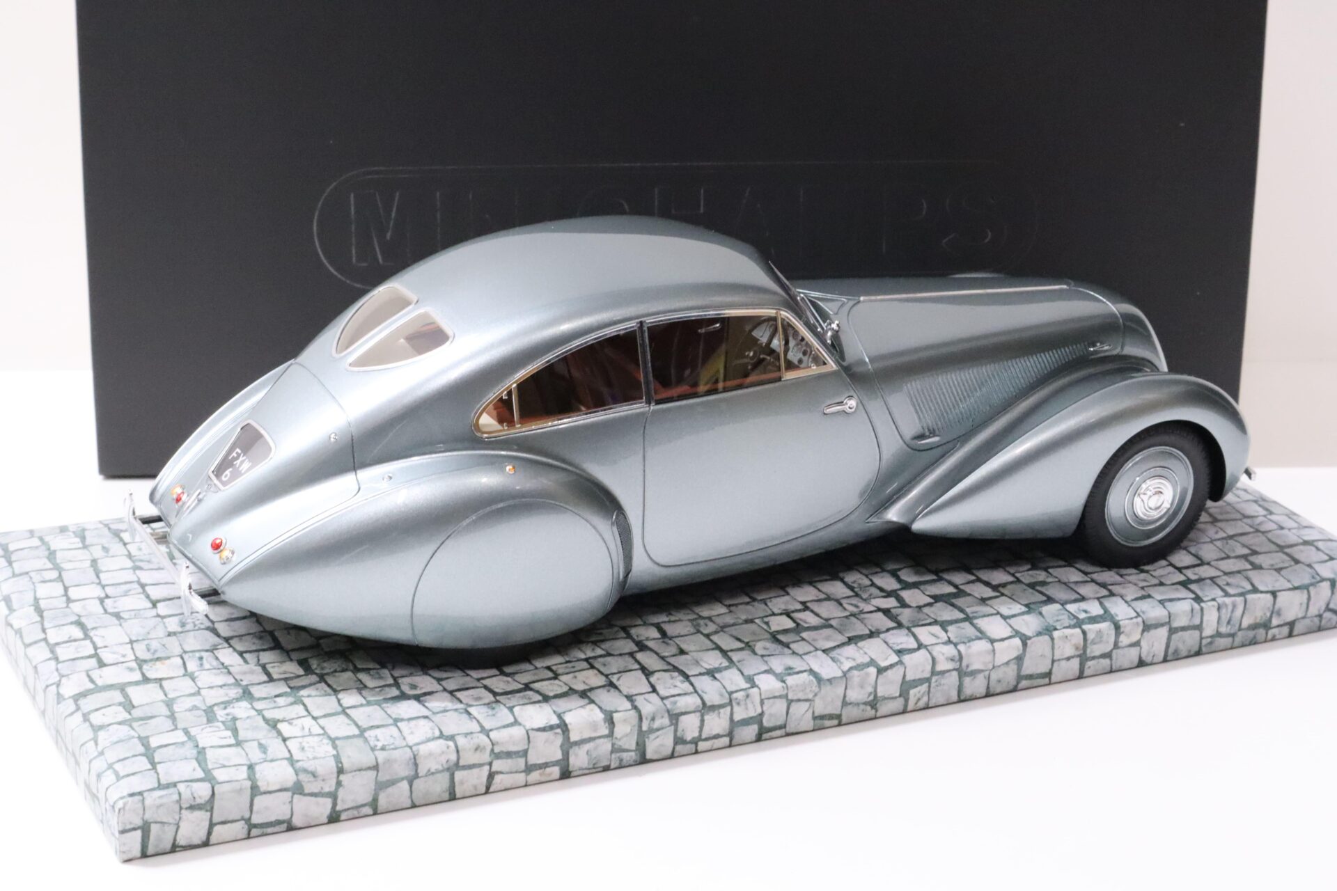 1:18 Minichamps Bentley Embiricos 1938 grey metallic