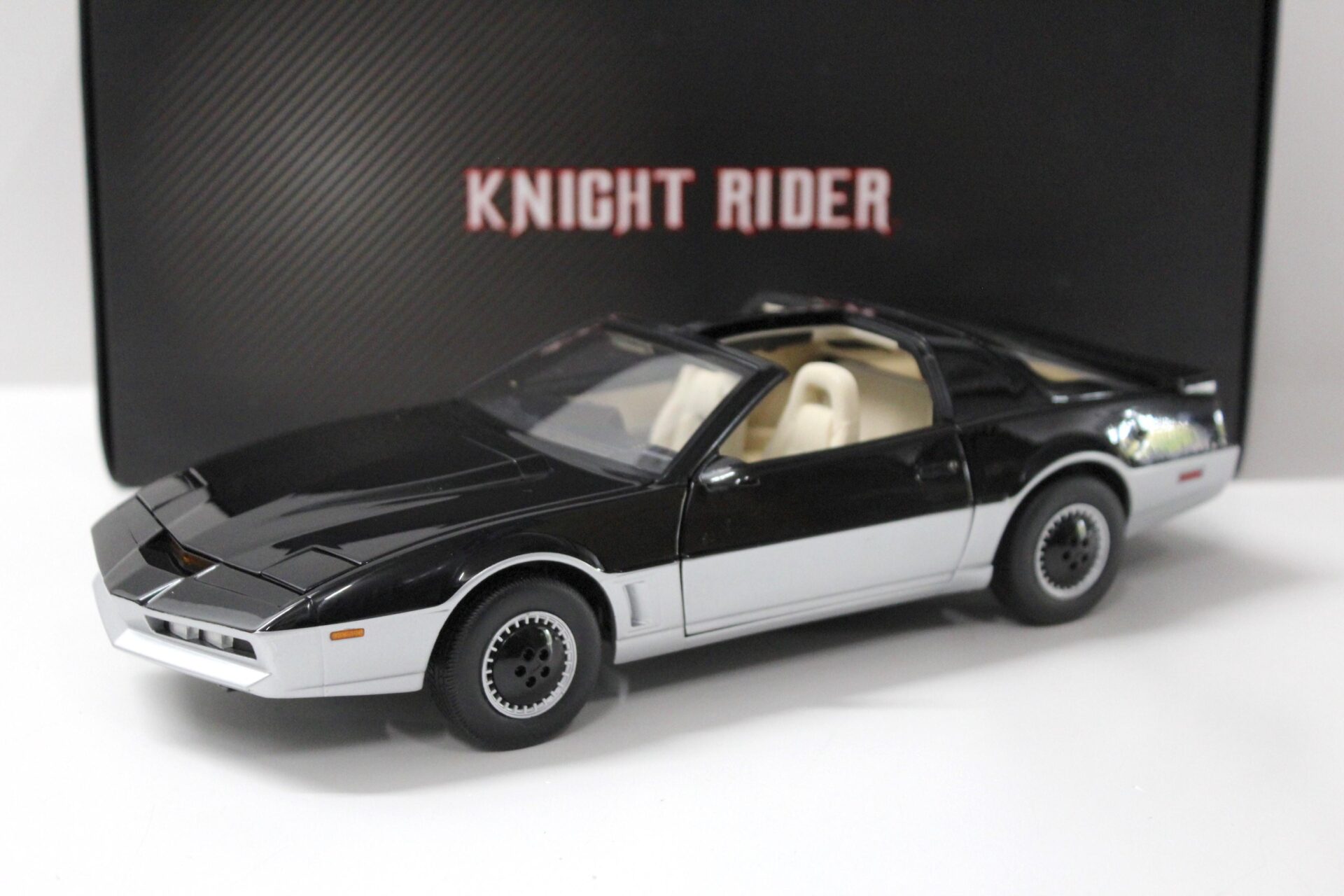 ID 59233 orig.jpg 1:18 Hot Wheels Elite Pontiac Trans AM Knight Rider KARR K.A.R.R. black/ silver